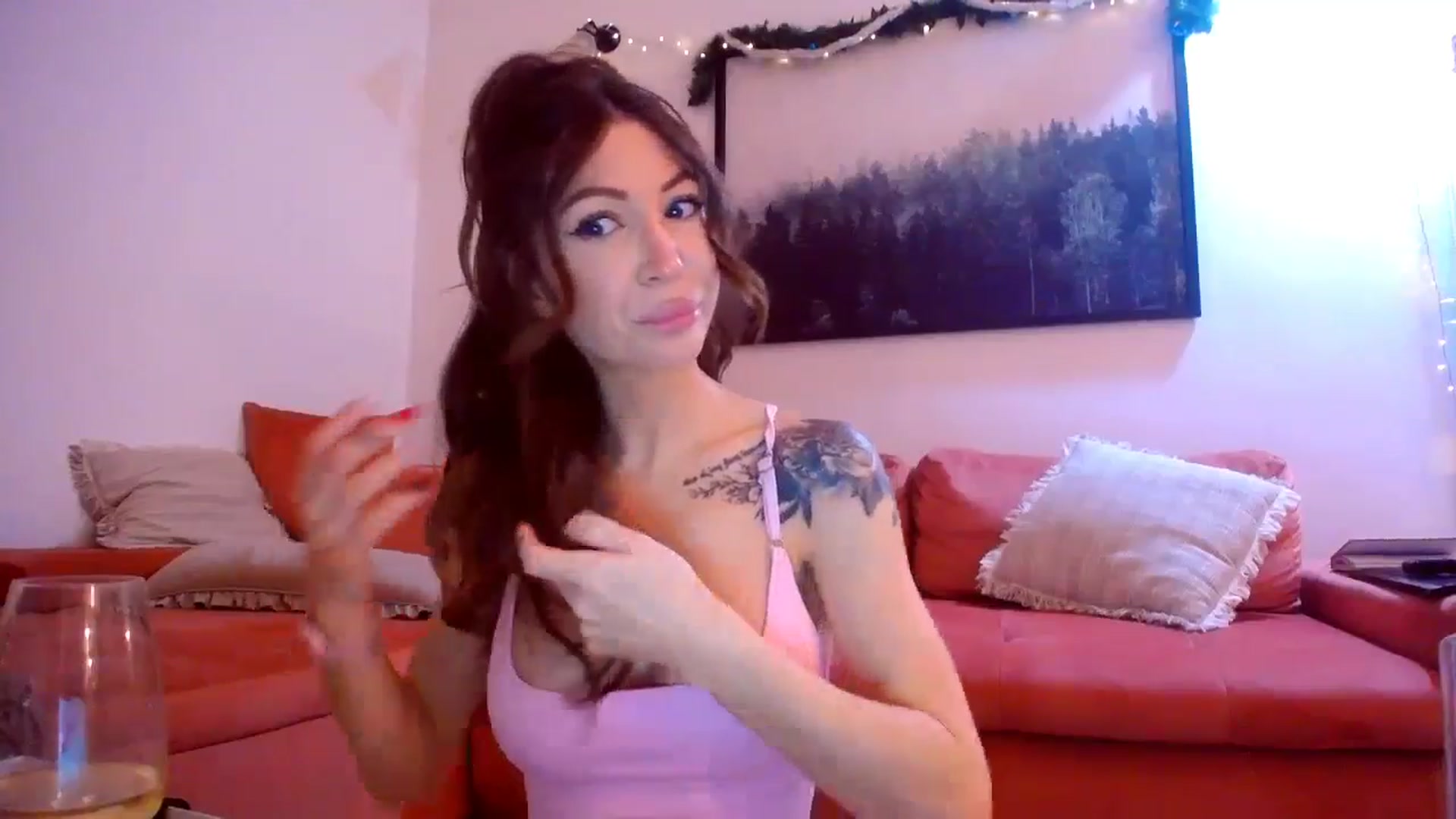 Gallery image thumbnail from Kaylicious's myfreecams stream on, 12/29/2024, 19:40 image 6 of 20
