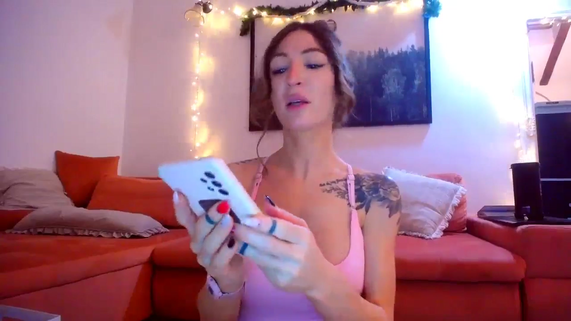 Gallery image thumbnail from Kaylicious's myfreecams stream on, 12/29/2024, 19:40 image 19 of 20
