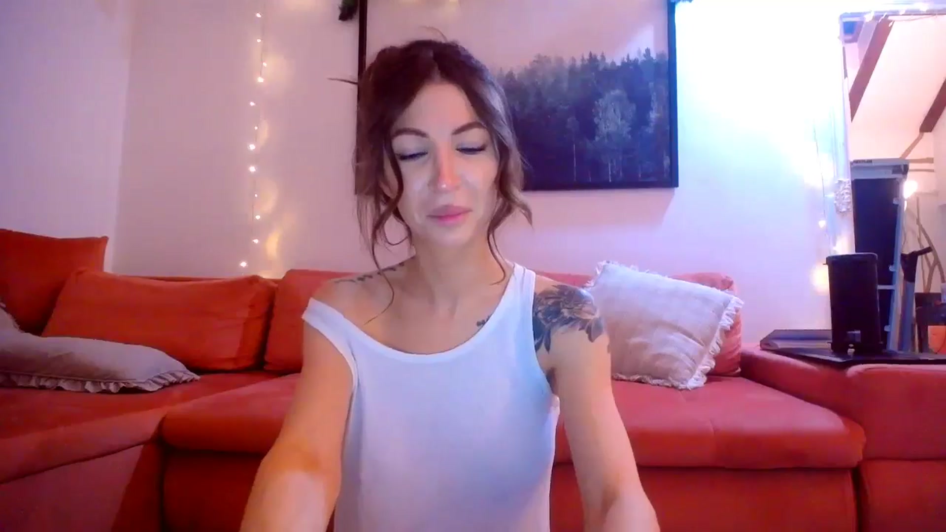 Gallery image thumbnail from Kaylicious's myfreecams stream on, 12/29/2024, 20:59 image 15 of 20