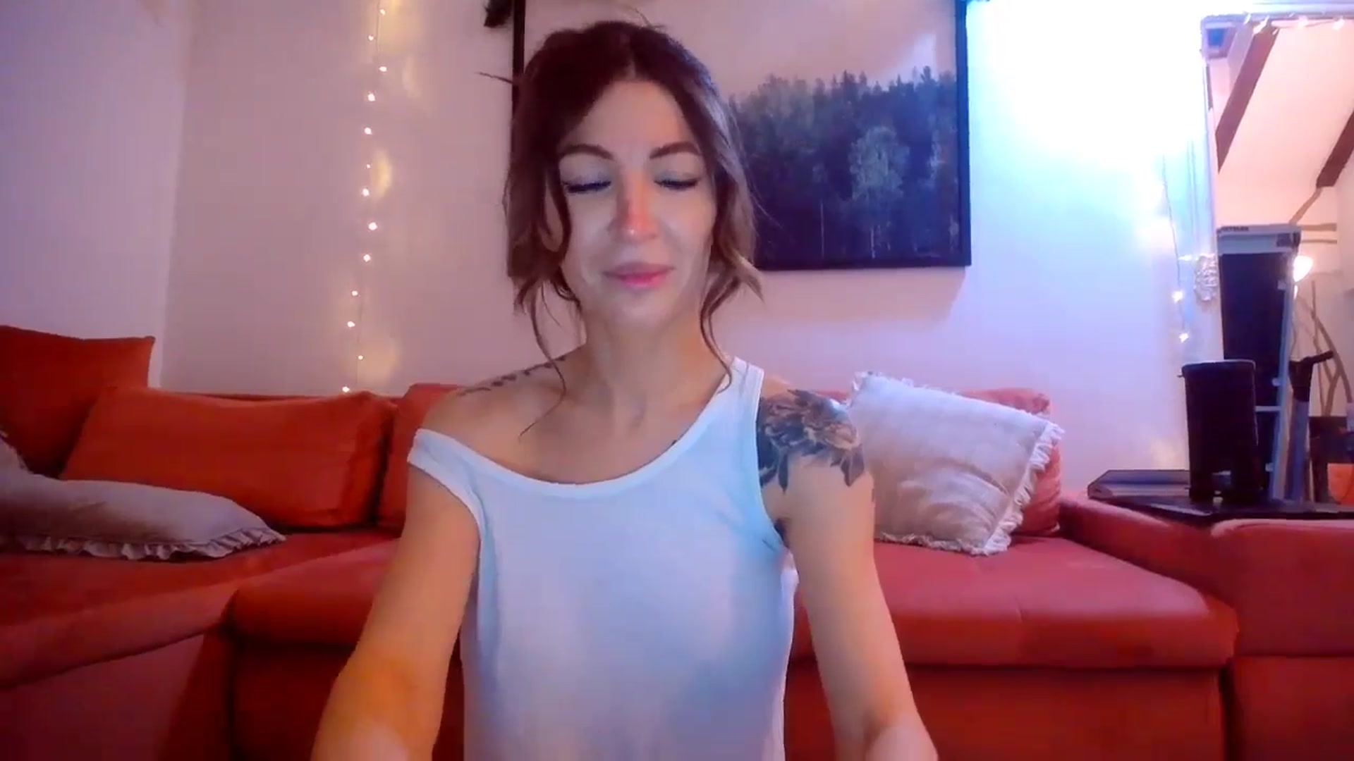 Gallery image thumbnail from Kaylicious's myfreecams stream on, 12/29/2024, 20:59 image 4 of 20
