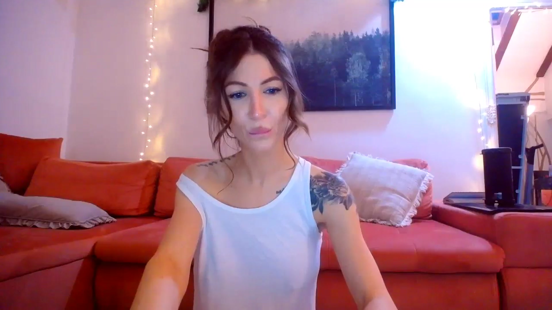 Gallery image thumbnail from Kaylicious's myfreecams stream on, 12/29/2024, 20:59 image 13 of 20