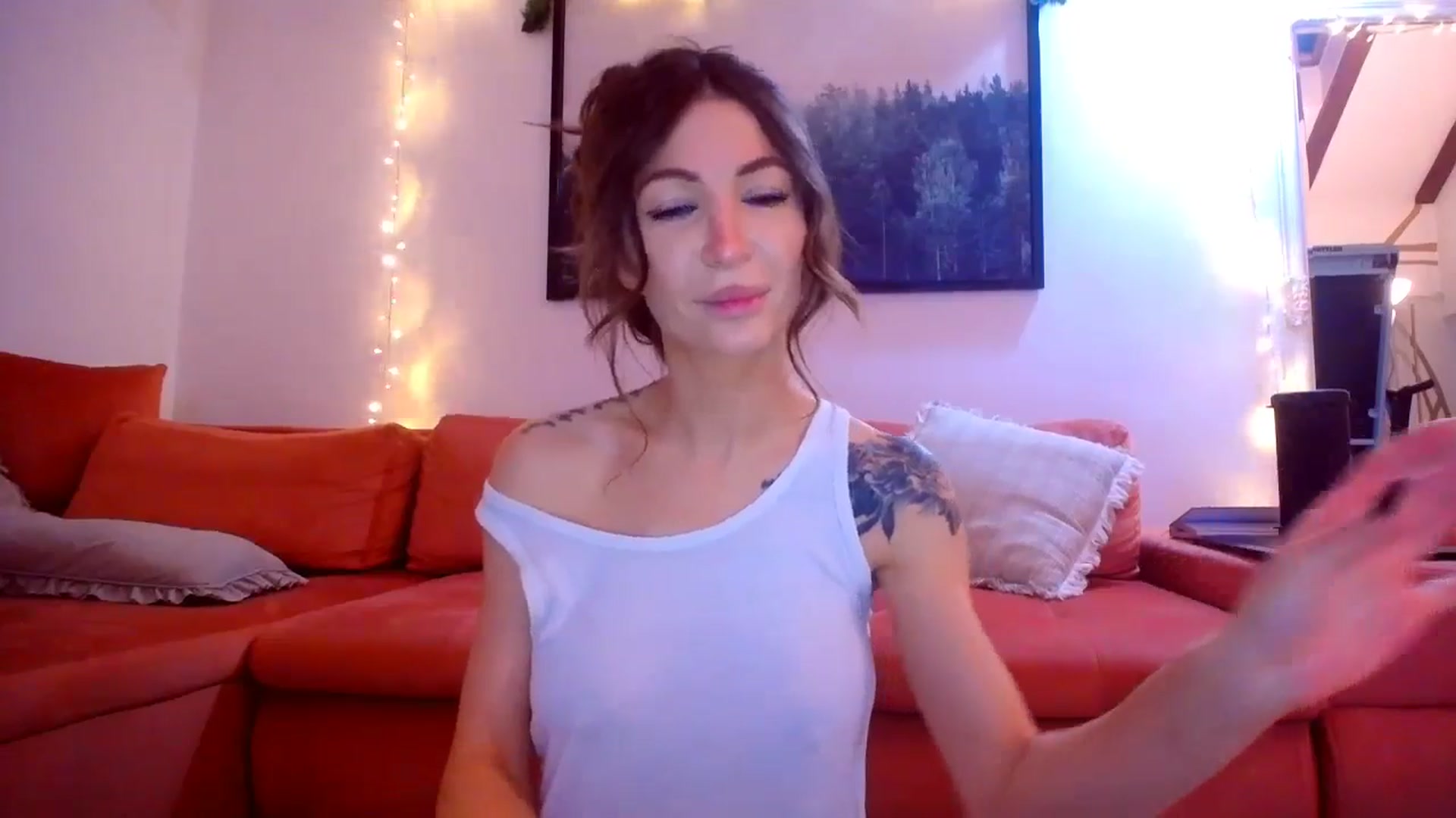 Gallery image thumbnail from Kaylicious's myfreecams stream on, 12/29/2024, 20:59 image 7 of 20