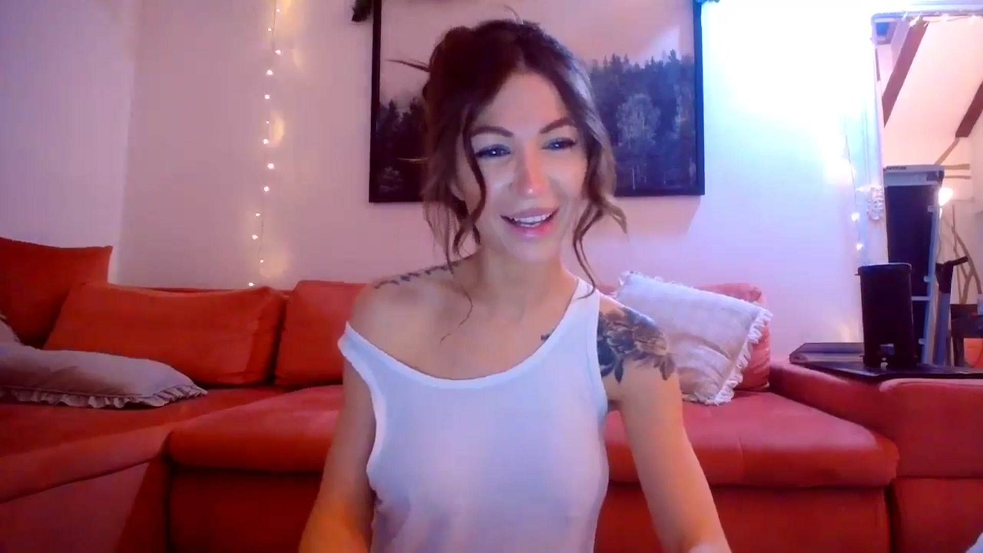 Gallery image thumbnail from Kaylicious's myfreecams stream on, 12/29/2024, 20:59 image 9 of 20