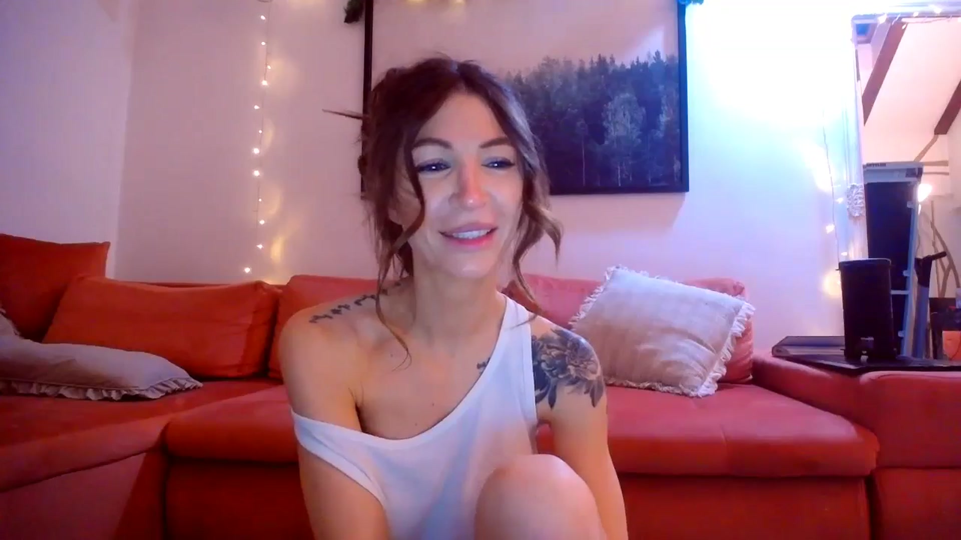 Gallery image thumbnail from Kaylicious's myfreecams stream on, 12/29/2024, 22:35 image 10 of 20