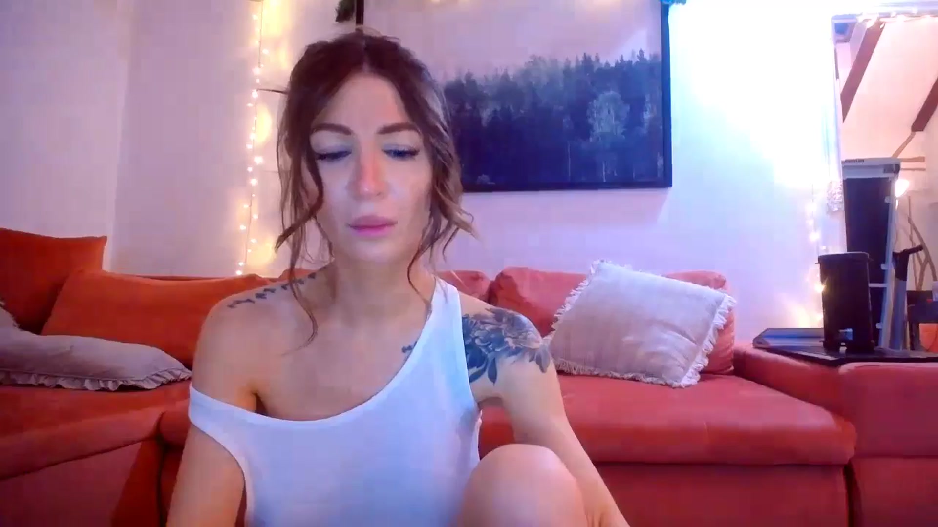 Gallery image thumbnail from Kaylicious's myfreecams stream on, 12/29/2024, 22:35 image 18 of 20