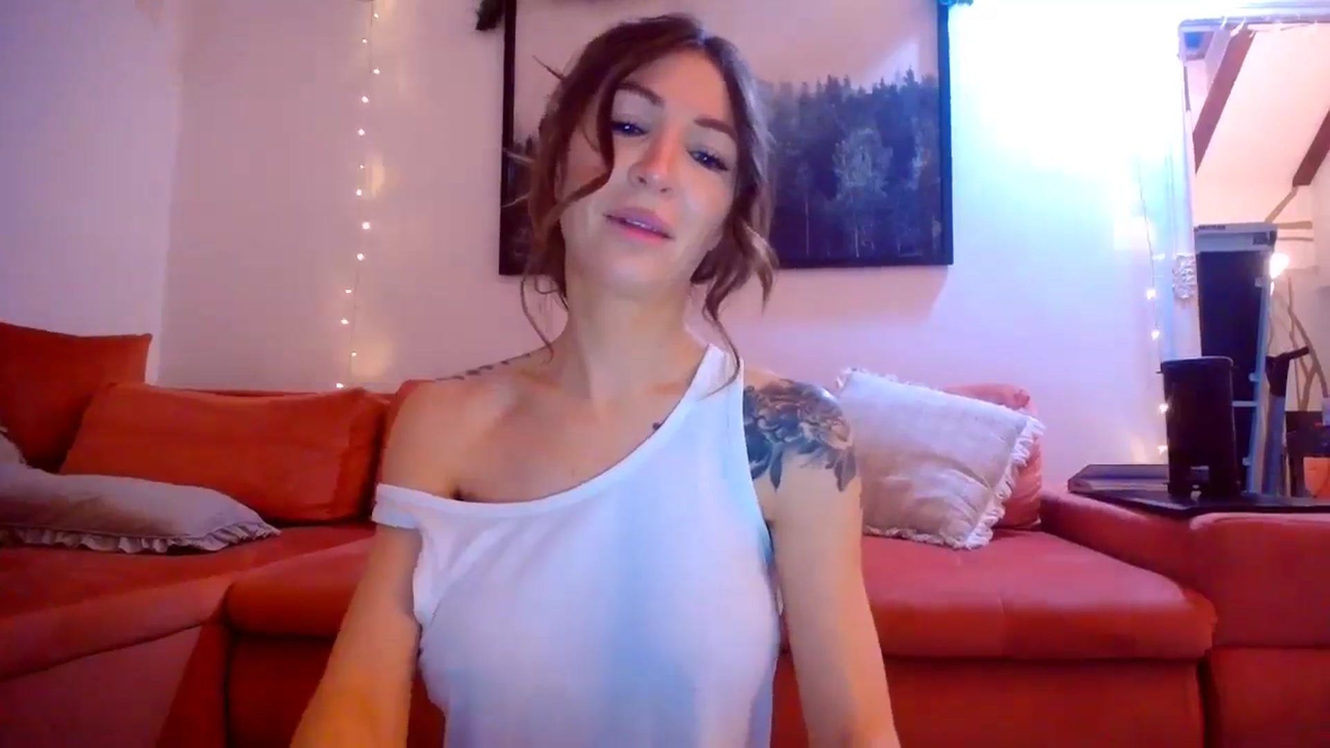 Gallery image thumbnail from Kaylicious's myfreecams stream on, 12/29/2024, 22:35 image 7 of 20