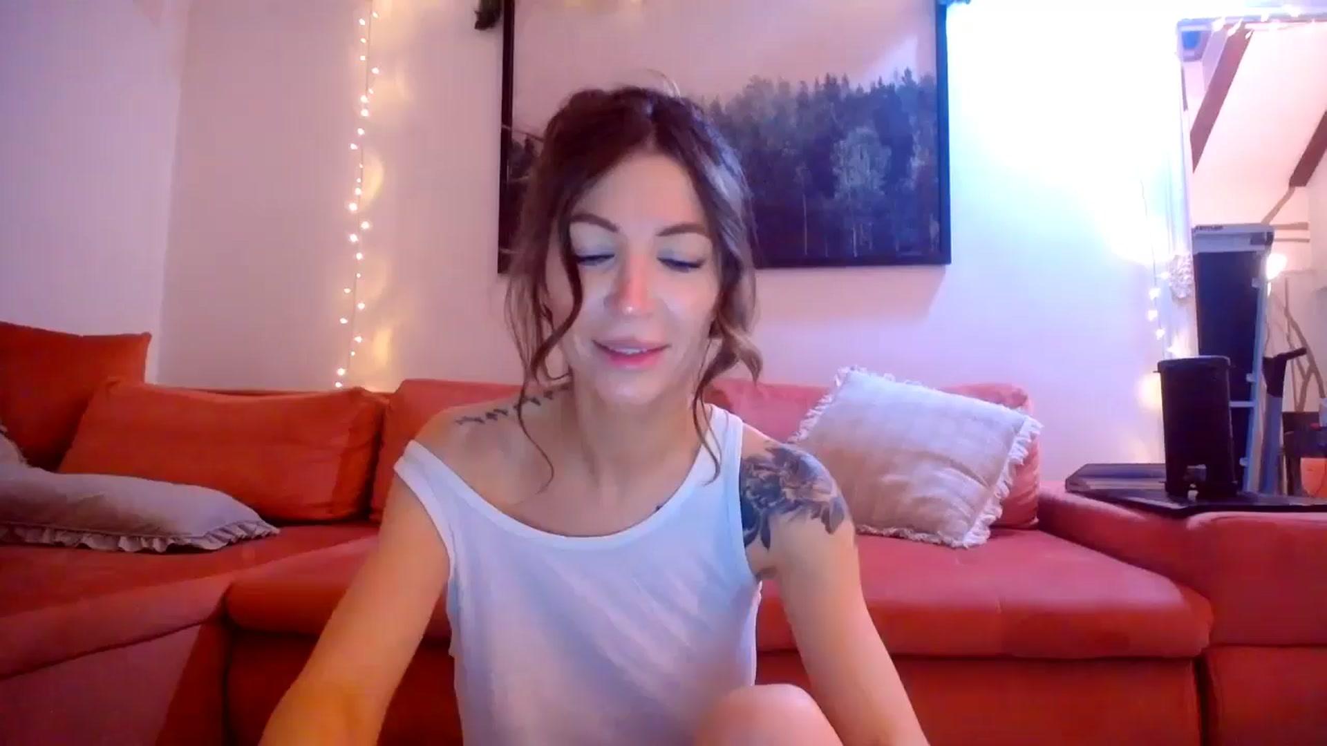 Gallery image thumbnail from Kaylicious's myfreecams stream on, 12/29/2024, 22:35 image 1 of 20