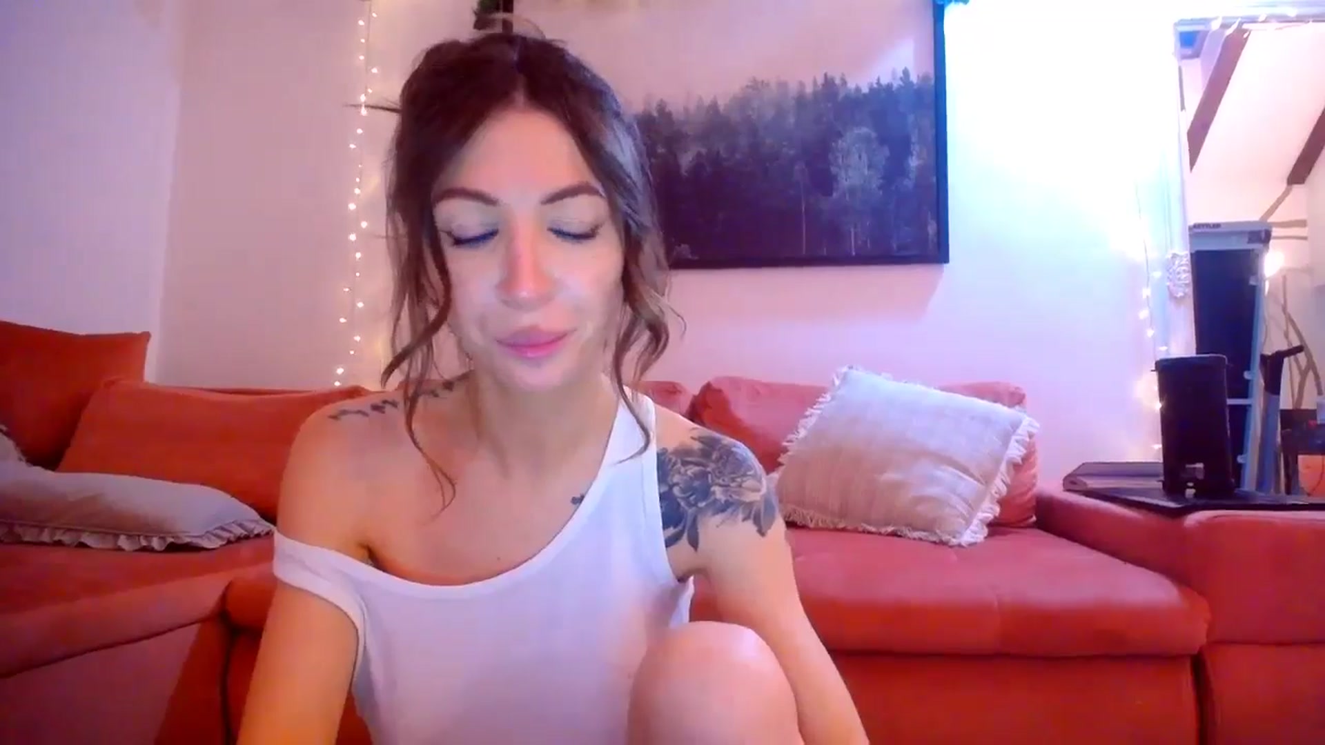 Gallery image thumbnail from Kaylicious's myfreecams stream on, 12/29/2024, 22:35 image 11 of 20