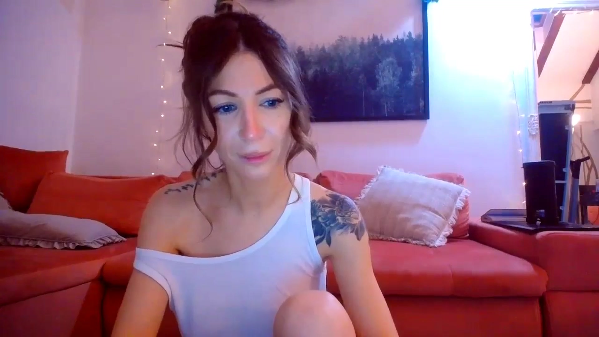 Gallery image thumbnail from Kaylicious's myfreecams stream on, 12/29/2024, 22:35 image 9 of 20
