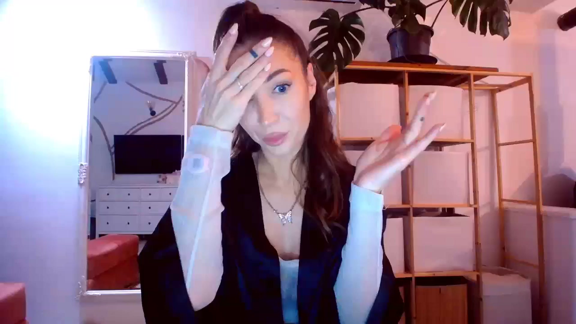 Gallery image thumbnail from Kaylicious's myfreecams stream on, 01/17/2025, 19:07 image 15 of 20