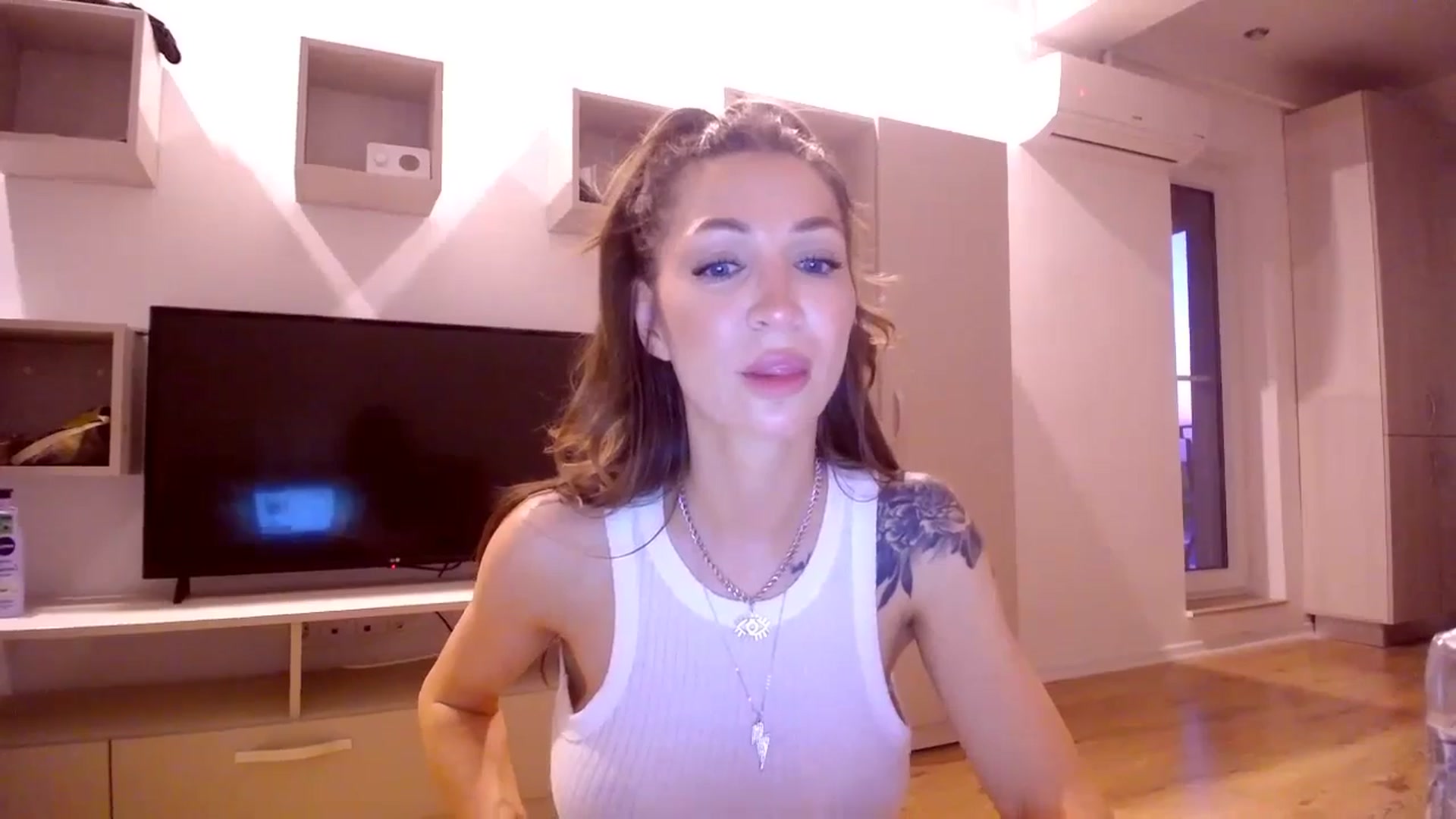 Gallery image thumbnail from Kaylicious's myfreecams stream on, 05/03/2025, 19:09 image 9 of 20
