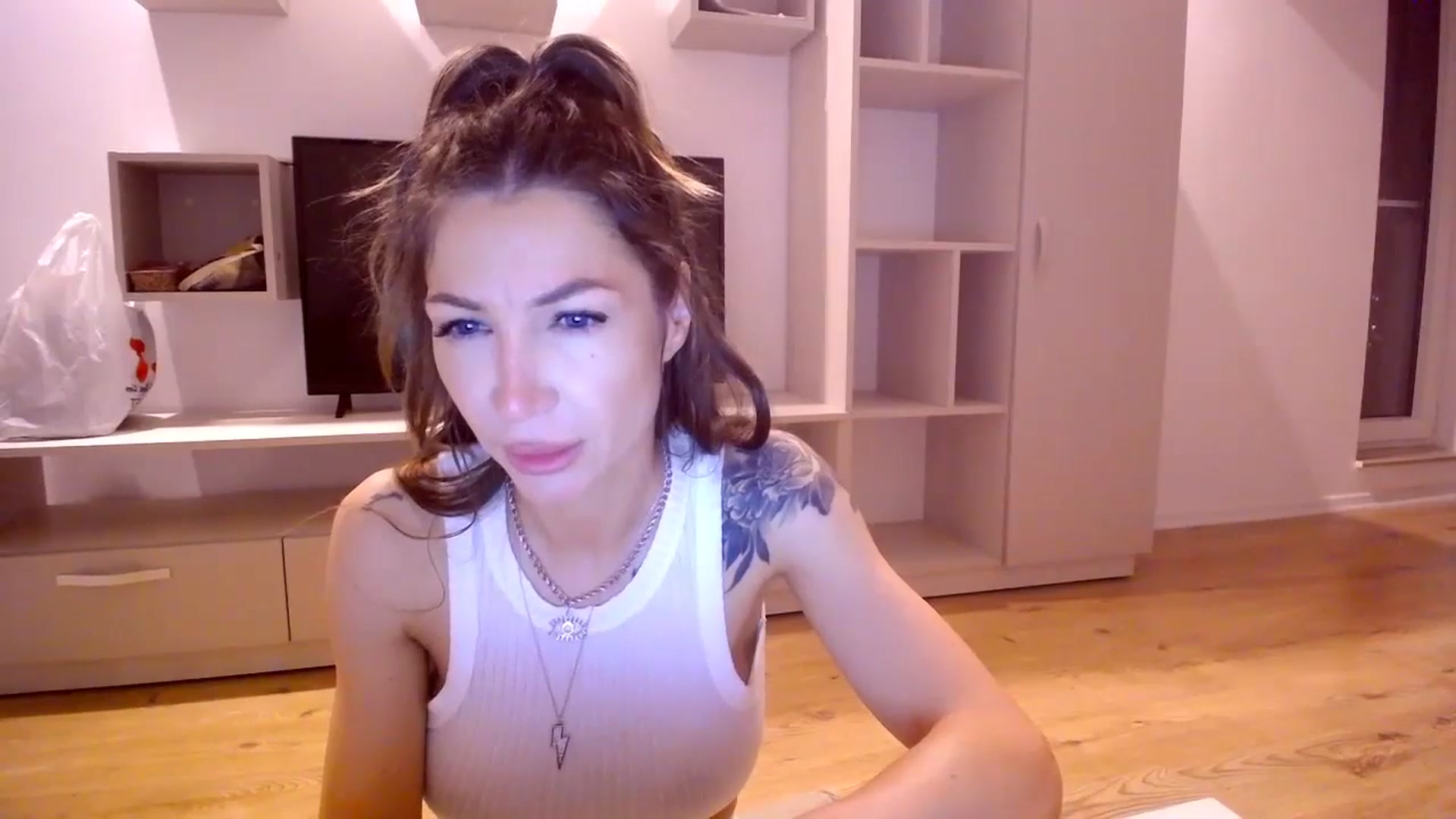 Gallery image thumbnail from Kaylicious's myfreecams stream on, 05/03/2025, 20:38 image 3 of 20