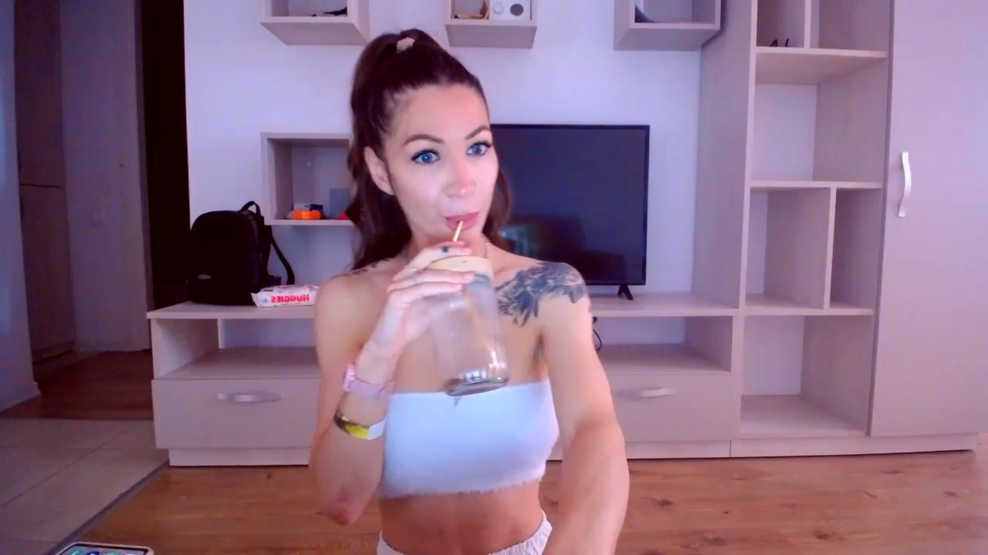 Gallery image thumbnail from Kaylicious's myfreecams stream on, 05/09/2025, 10:39 image 14 of 20