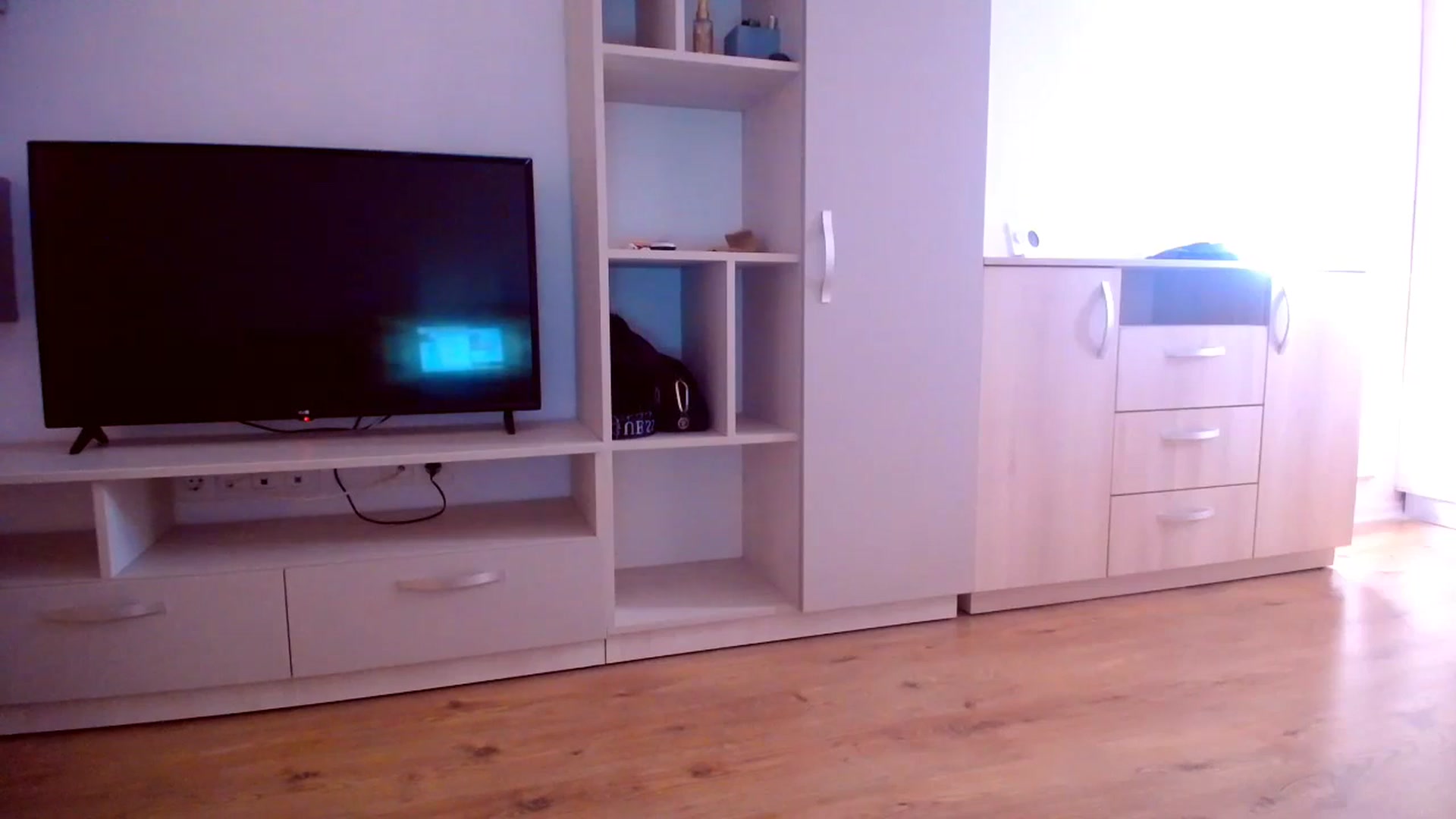 Gallery image thumbnail from Kaylicious's myfreecams stream on, 05/10/2025, 15:41 image 8 of 20