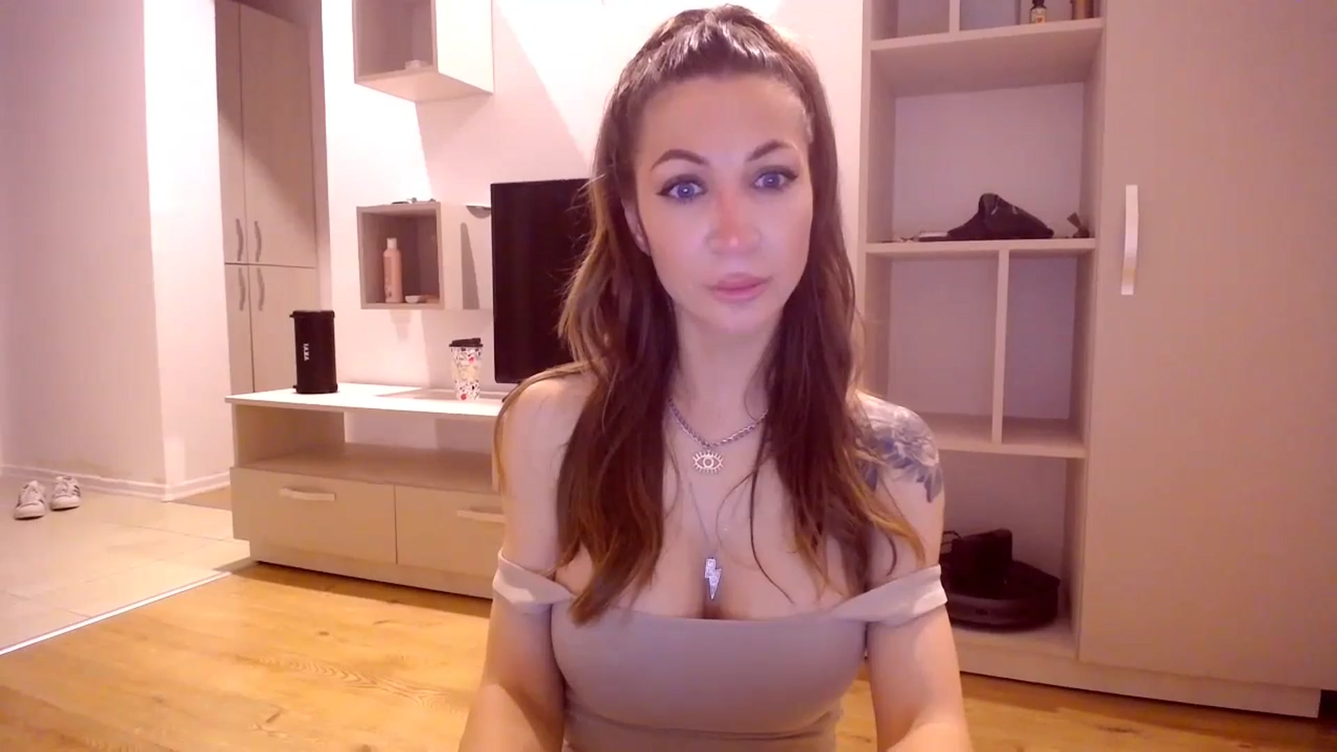 Gallery image thumbnail from Kaylicious's myfreecams stream on, 05/24/2025, 18:45 image 19 of 20