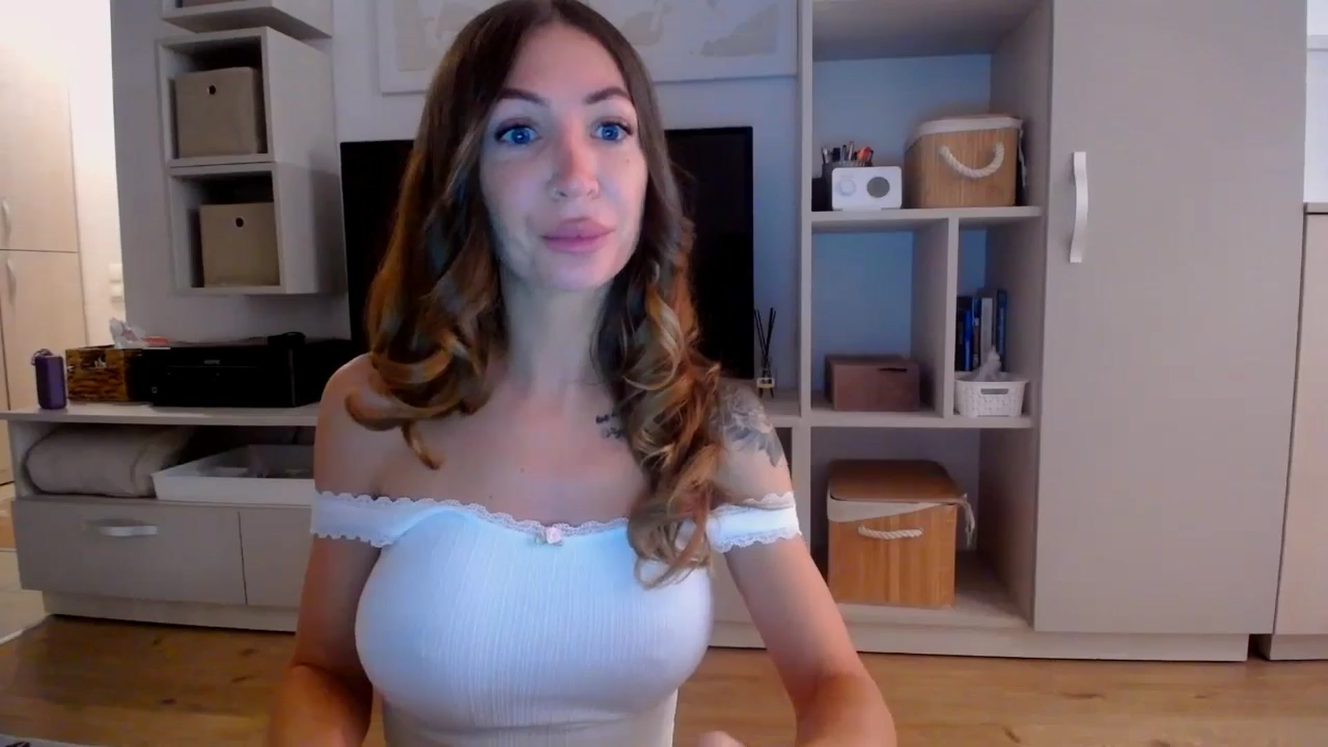 Gallery image thumbnail from Kaylicious's myfreecams stream on, 08/14/2025, 15:43 image 5 of 20