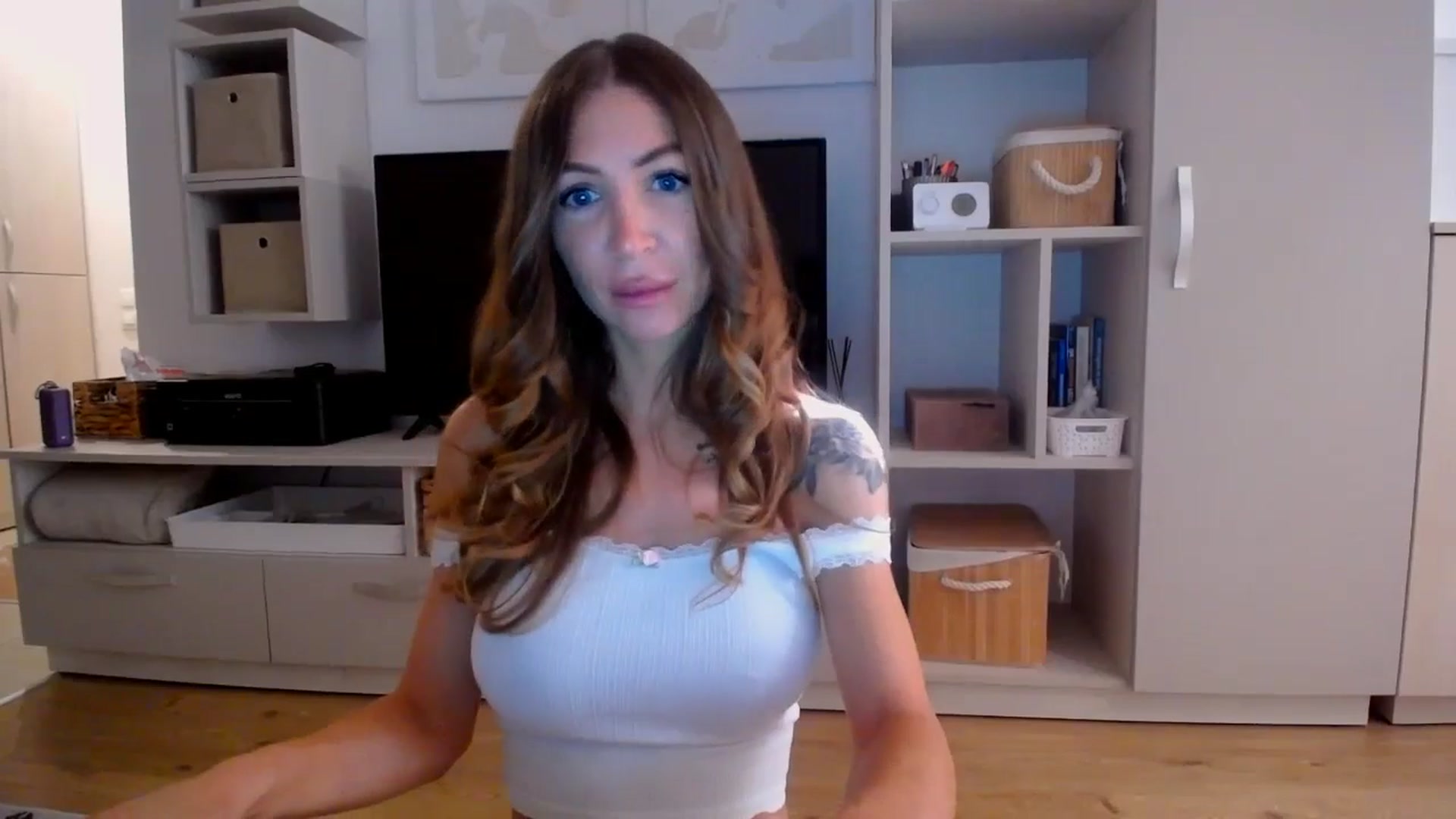 Gallery image thumbnail from Kaylicious's myfreecams stream on, 08/14/2025, 15:43 image 13 of 20