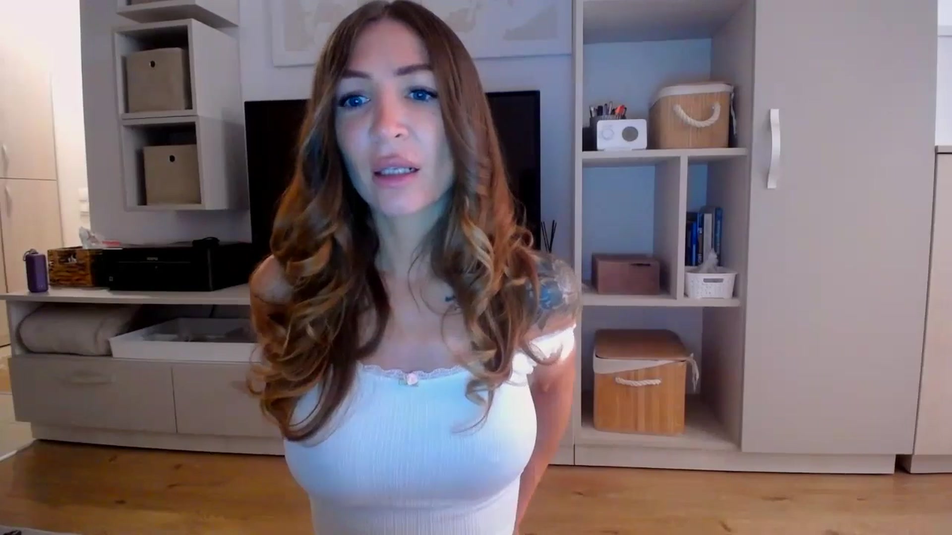 Gallery image thumbnail from Kaylicious's myfreecams stream on, 08/14/2025, 15:43 image 10 of 20