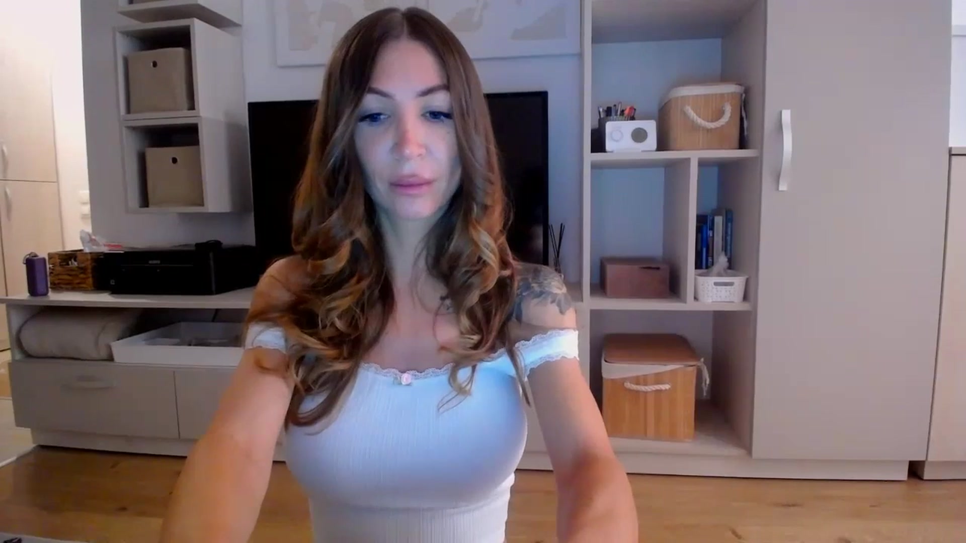 Gallery image thumbnail from Kaylicious's myfreecams stream on, 08/14/2025, 15:43 image 11 of 20