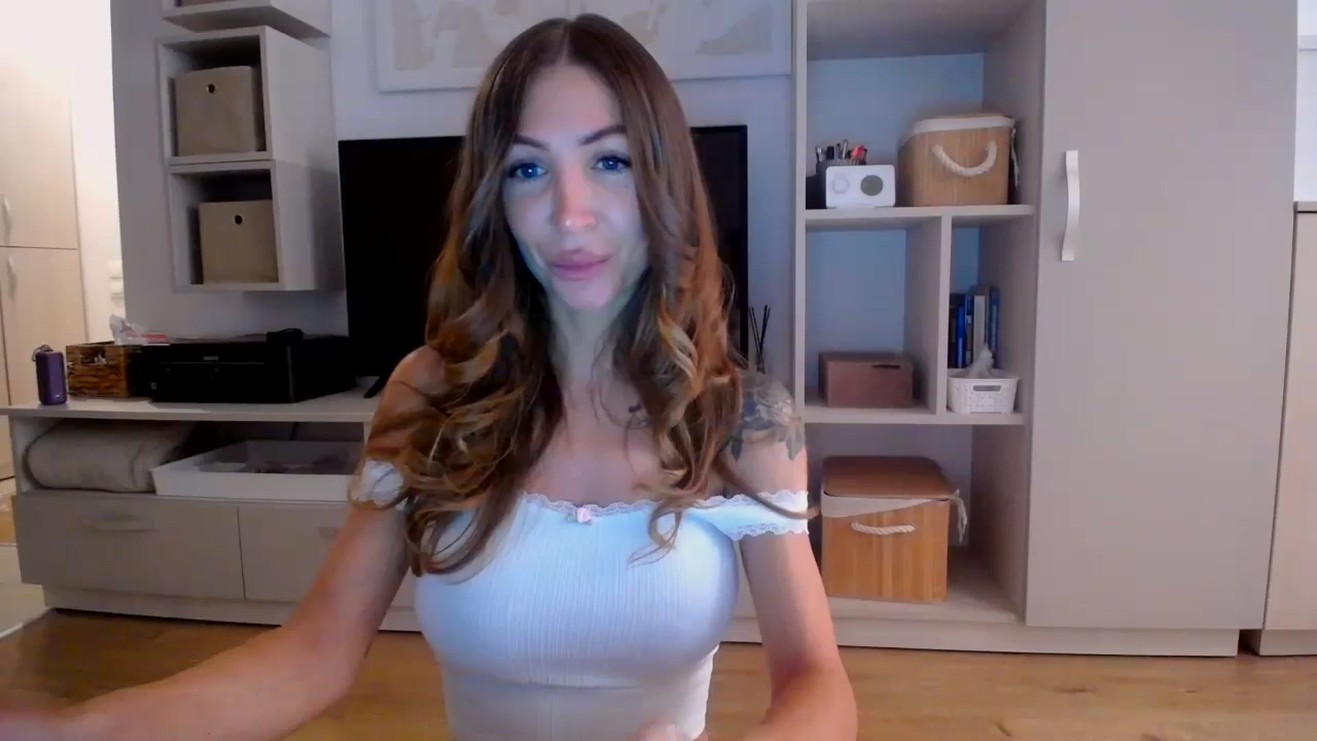 Gallery image thumbnail from Kaylicious's myfreecams stream on, 08/14/2025, 15:43 image 9 of 20