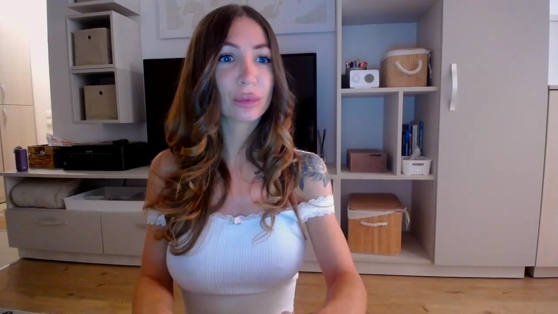Gallery image thumbnail from Kaylicious's myfreecams stream on, 08/14/2025, 15:43 image 14 of 20