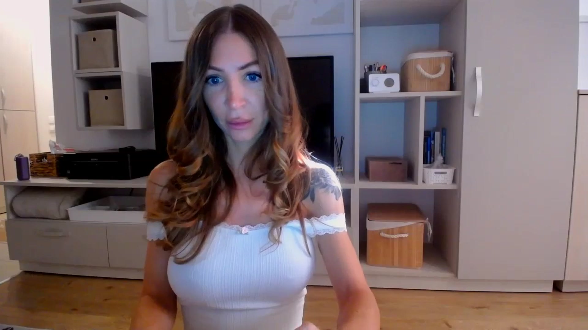 Gallery image thumbnail from Kaylicious's myfreecams stream on, 08/14/2025, 15:43 image 16 of 20