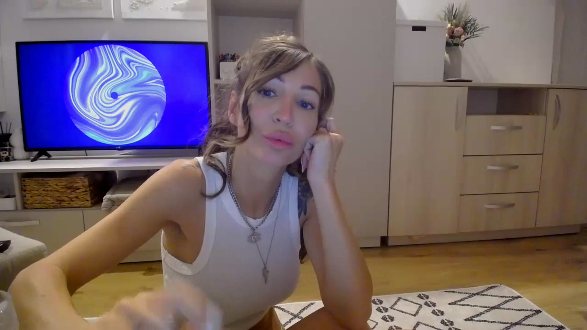Gallery image thumbnail from Kaylicious's myfreecams stream on, 08/29/2025, 20:06 image 19 of 20