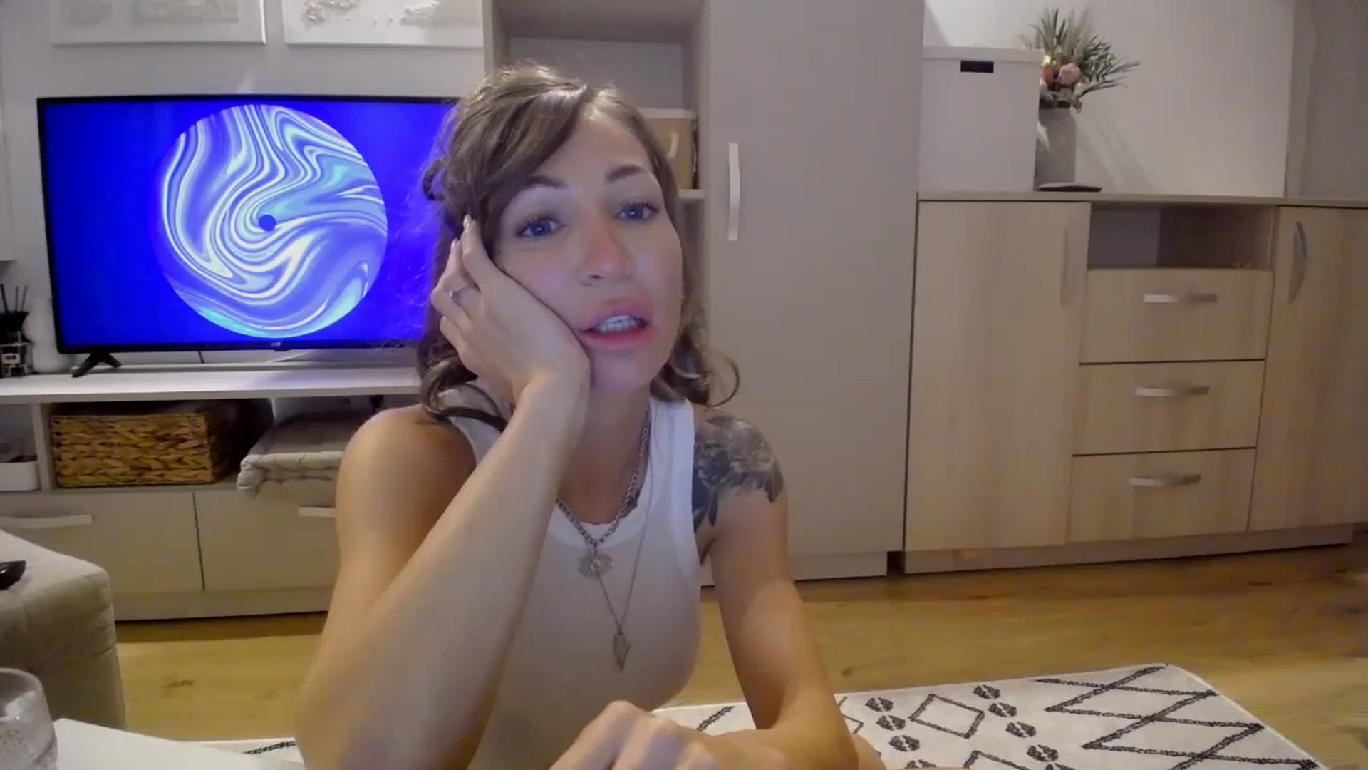 Gallery image thumbnail from Kaylicious's myfreecams stream on, 08/29/2025, 20:06 image 18 of 20