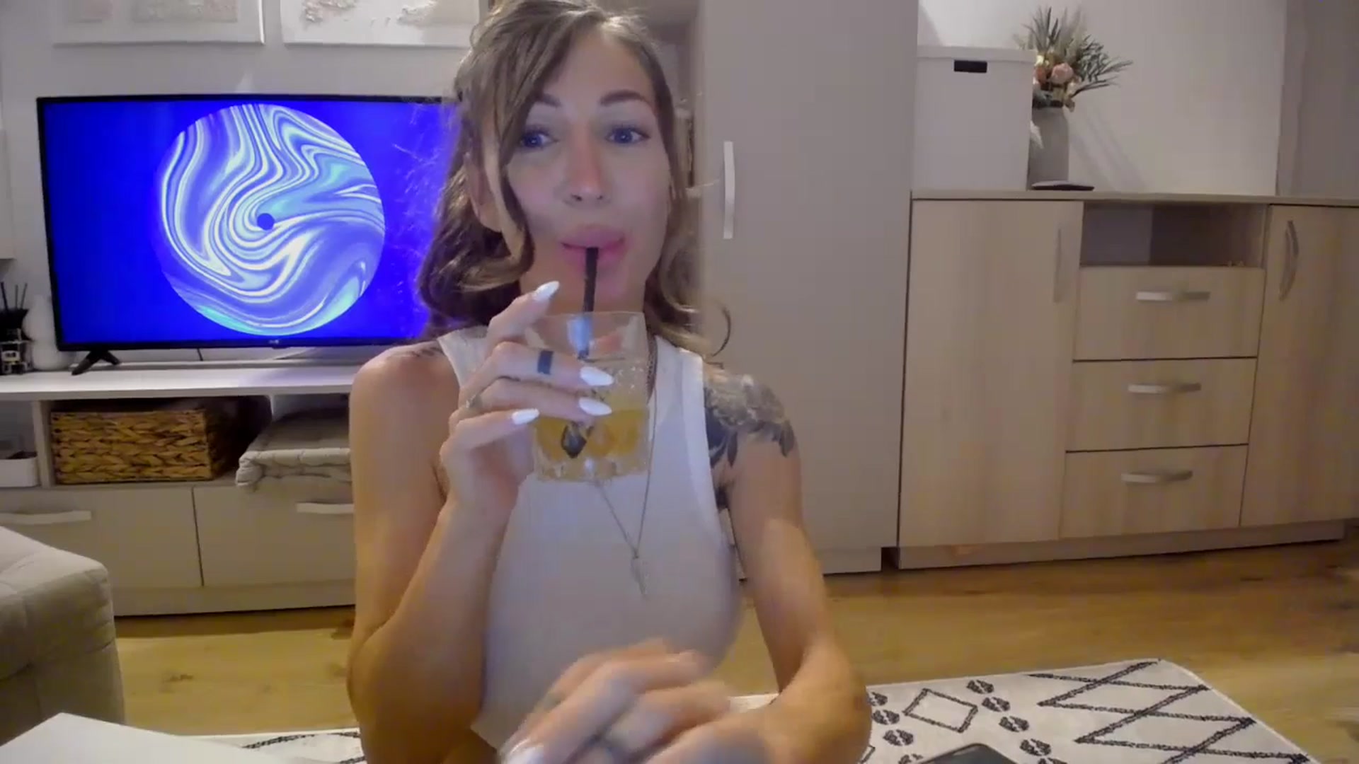 Gallery image thumbnail from Kaylicious's myfreecams stream on, 08/29/2025, 20:06 image 10 of 20