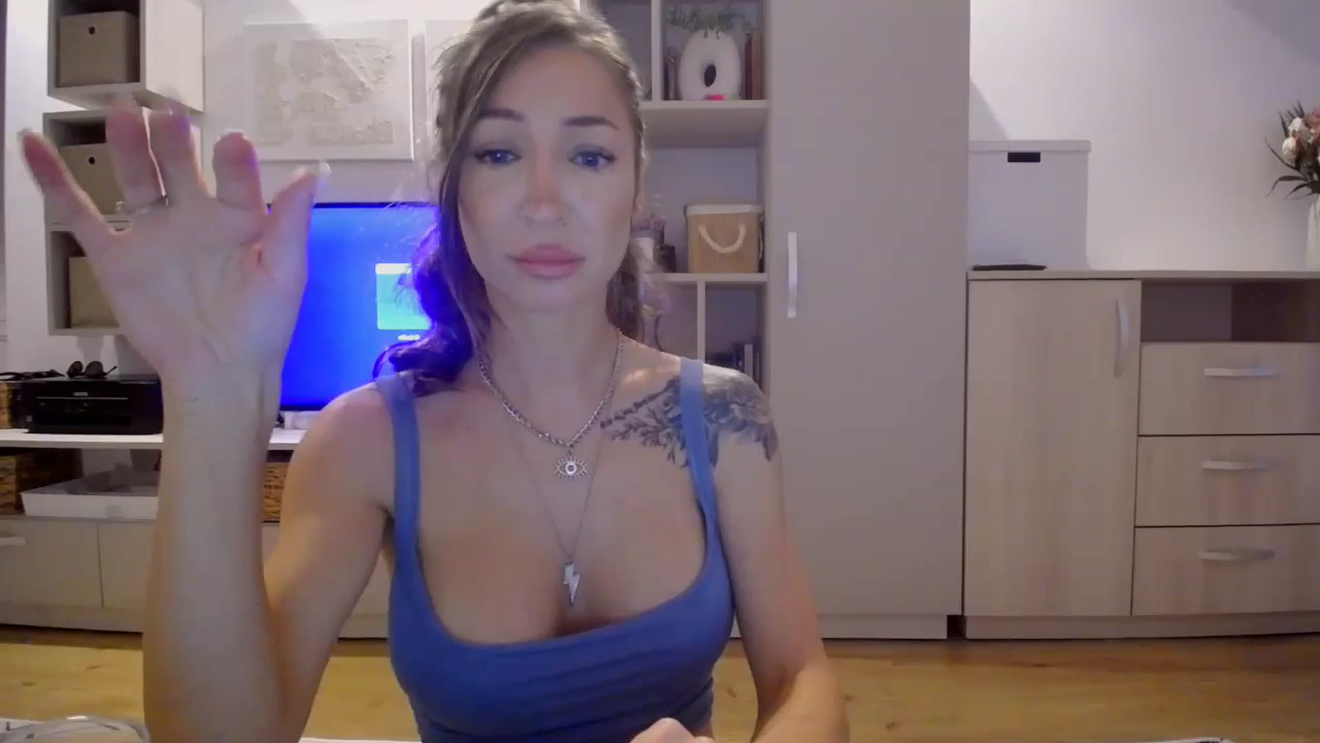 Gallery image thumbnail from Kaylicious's myfreecams stream on, 09/06/2025, 15:53 image 4 of 20
