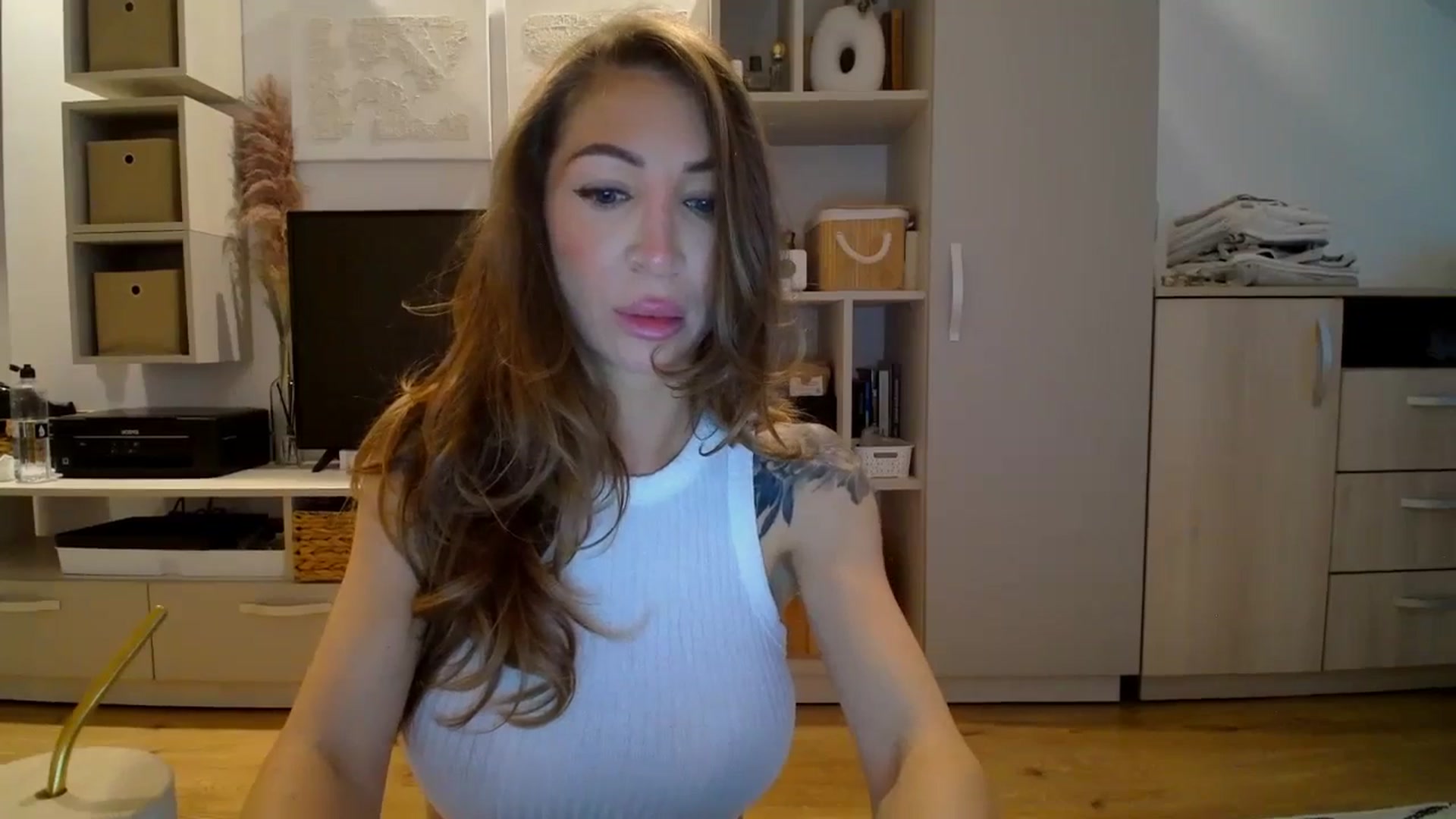 Gallery image thumbnail from Kaylicious's myfreecams stream on, 09/19/2025, 07:51 image 7 of 20
