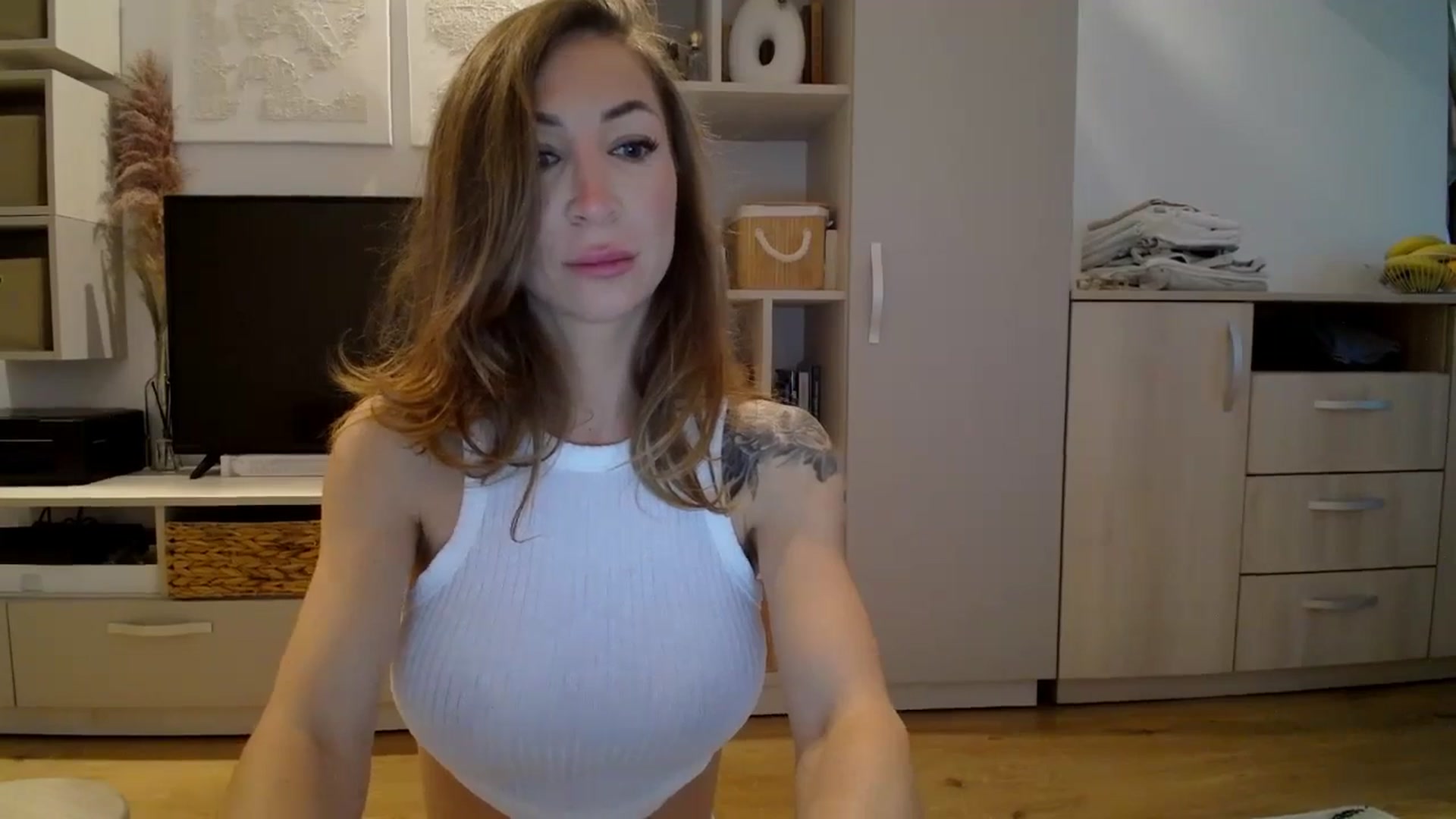 Gallery image thumbnail from Kaylicious's myfreecams stream on, 09/19/2025, 08:08 image 16 of 20