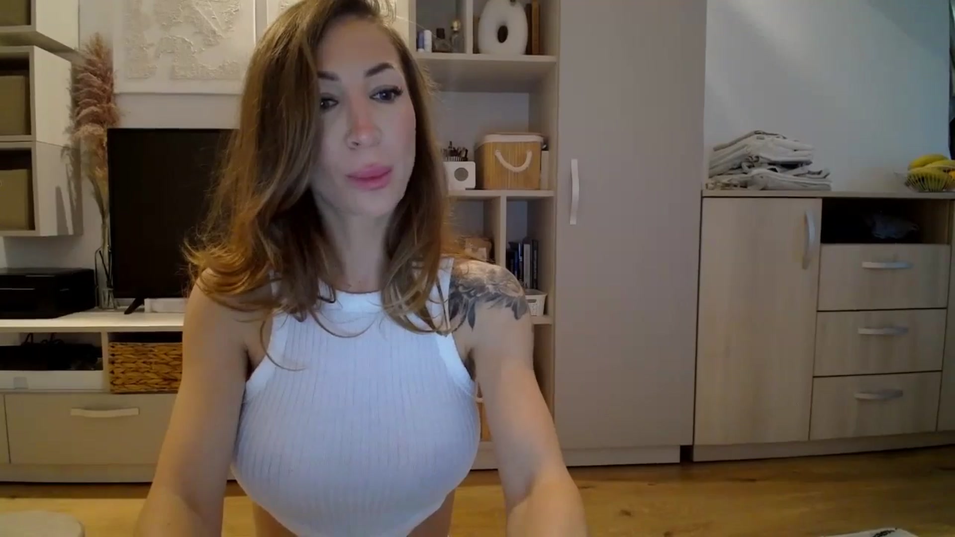 Gallery image thumbnail from Kaylicious's myfreecams stream on, 09/19/2025, 08:08 image 17 of 20
