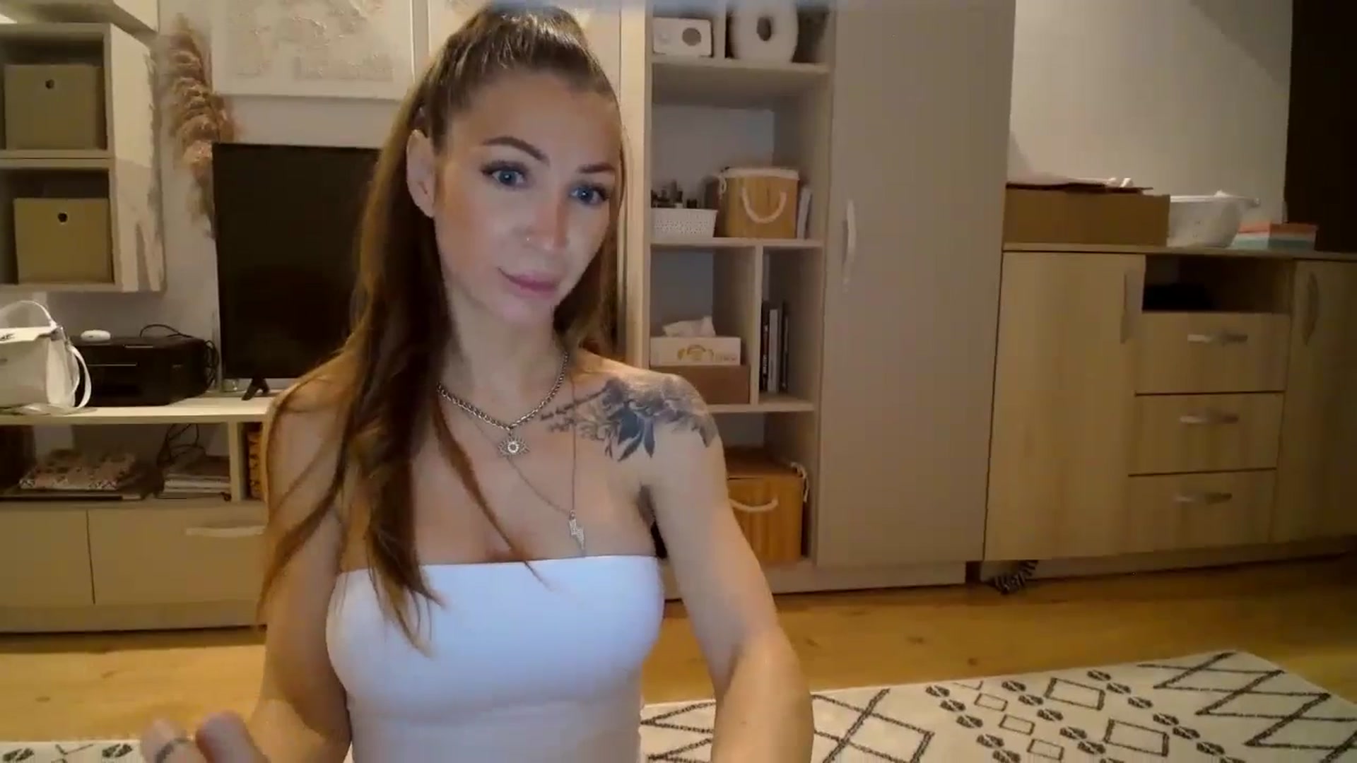 Gallery image thumbnail from Kaylicious's myfreecams stream on, 11/15/2025, 17:46 image 19 of 20