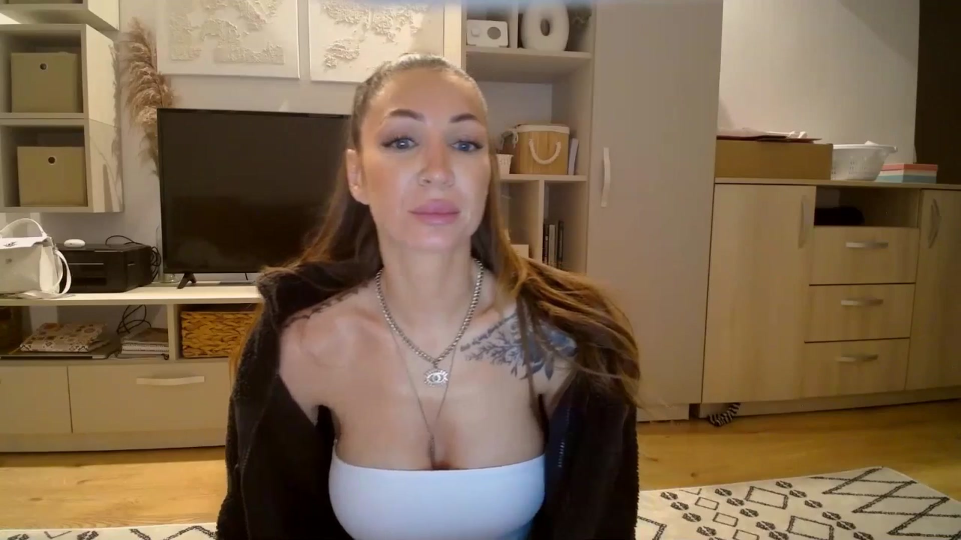 Gallery image thumbnail from Kaylicious's myfreecams stream on, 11/15/2025, 18:31 image 2 of 20
