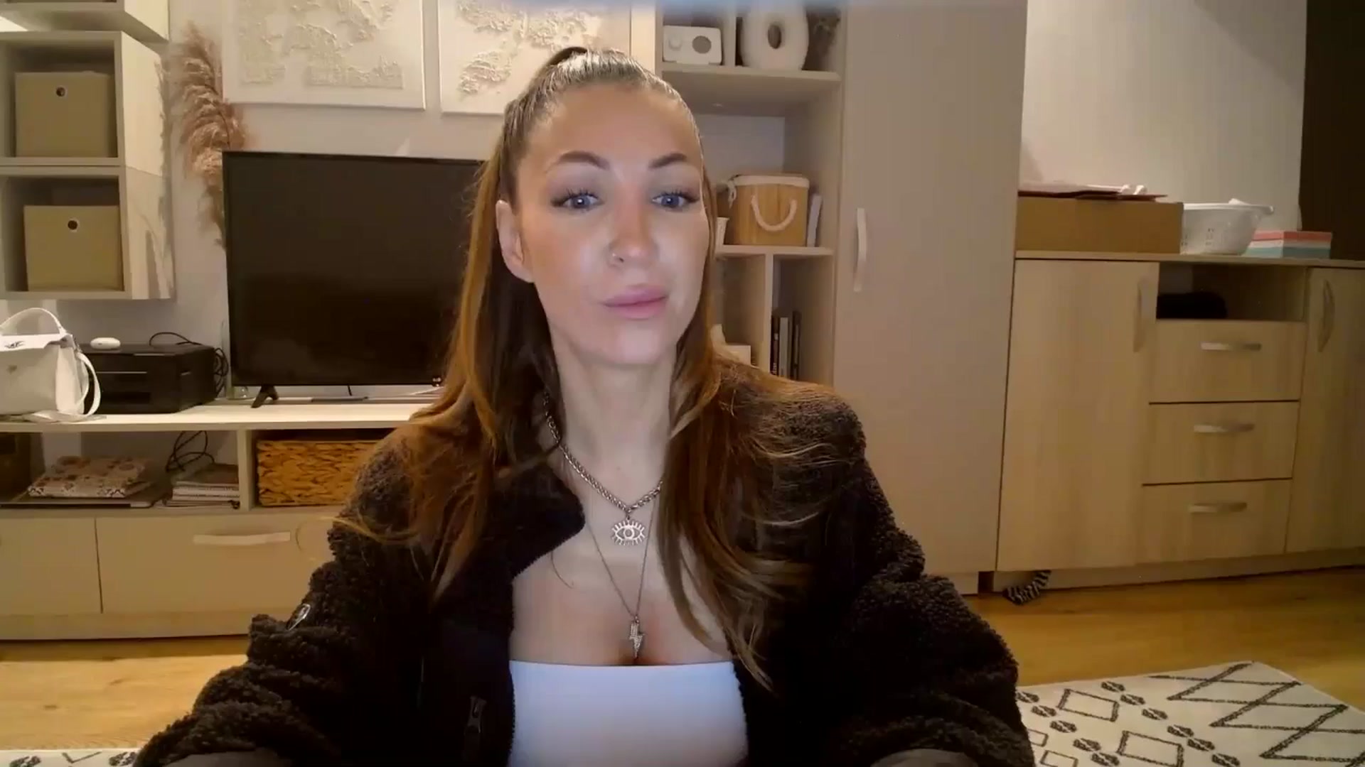 Gallery image thumbnail from Kaylicious's myfreecams stream on, 11/15/2025, 18:31 image 1 of 20