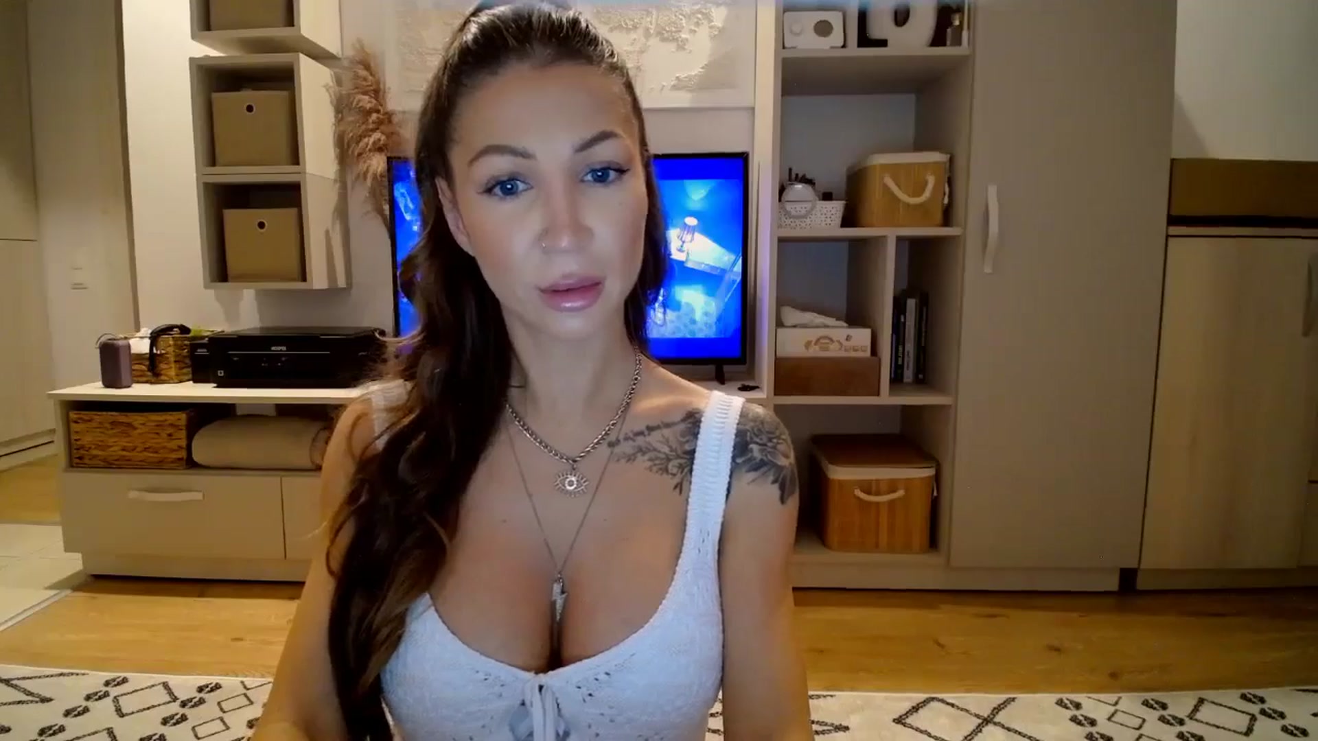 Gallery image thumbnail from Kaylicious's myfreecams stream on, 11/22/2025, 16:52 image 9 of 20
