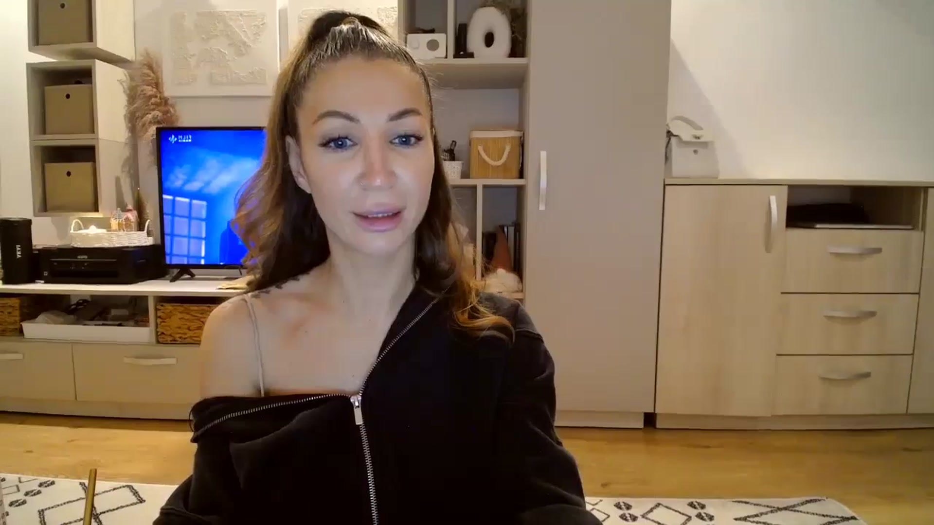 Gallery image thumbnail from Kaylicious's myfreecams stream on, 11/29/2025, 14:49 image 4 of 20