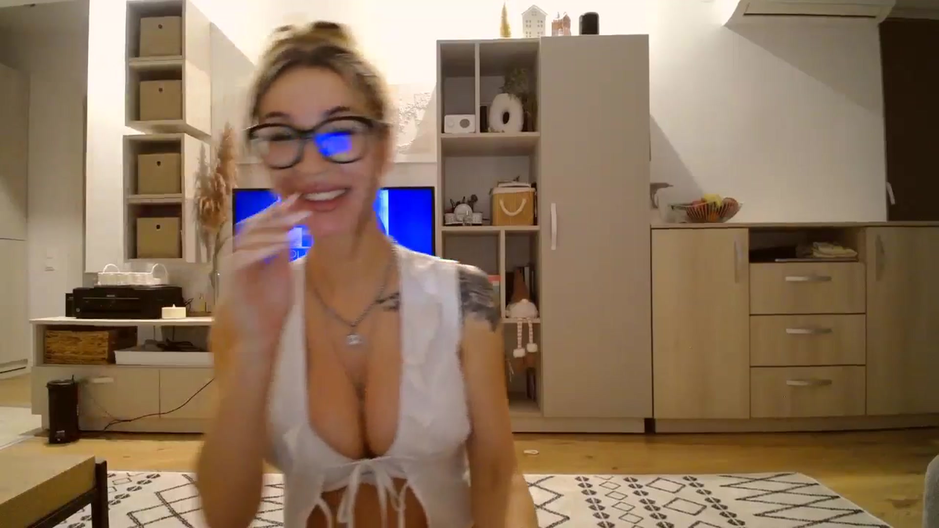 Gallery image thumbnail from Kaylicious's myfreecams stream on, 01/11/2026, 20:18 image 14 of 20