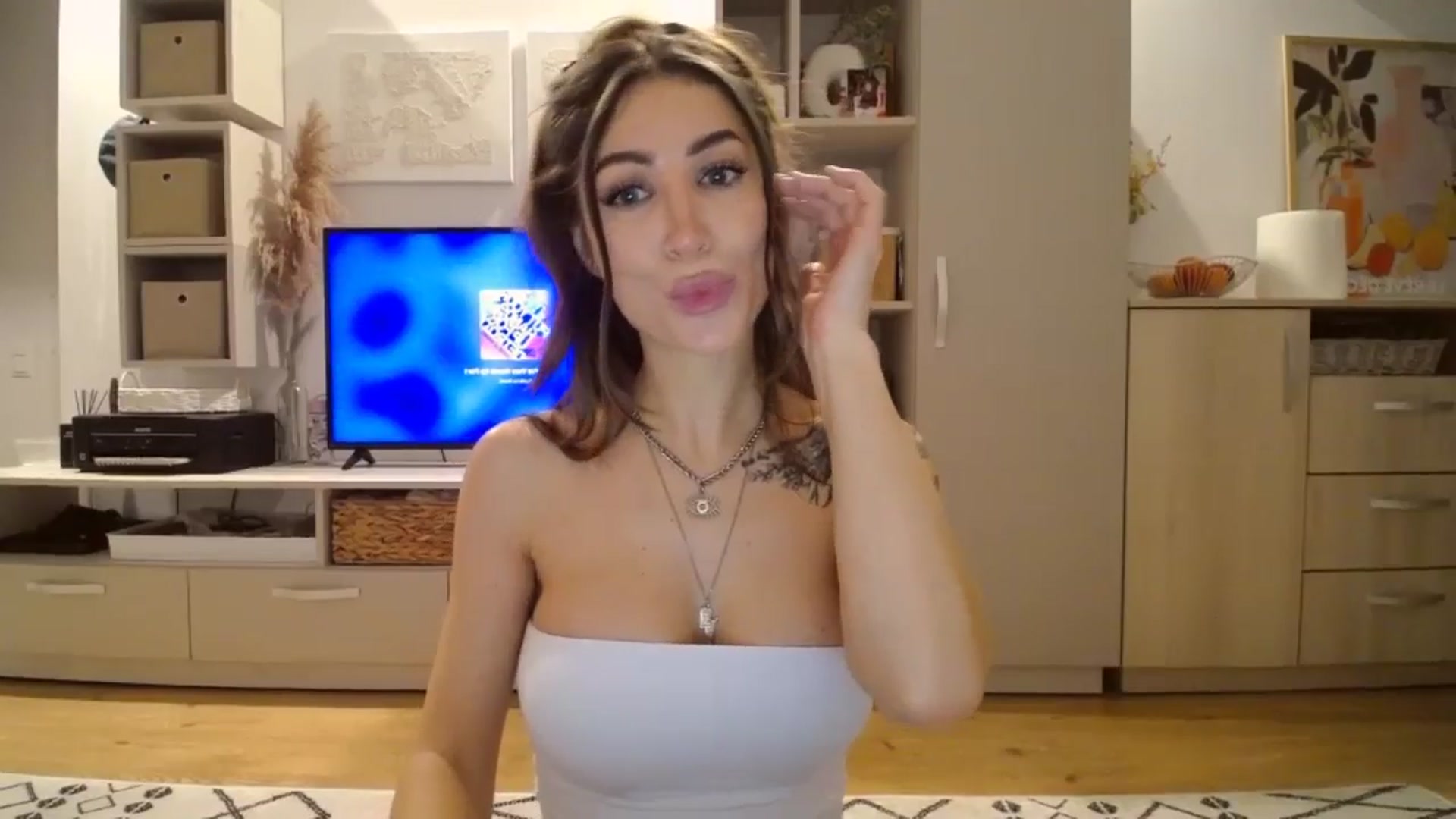 Gallery image thumbnail from Kaylicious's myfreecams stream on, 02/20/2026, 18:05 image 17 of 20