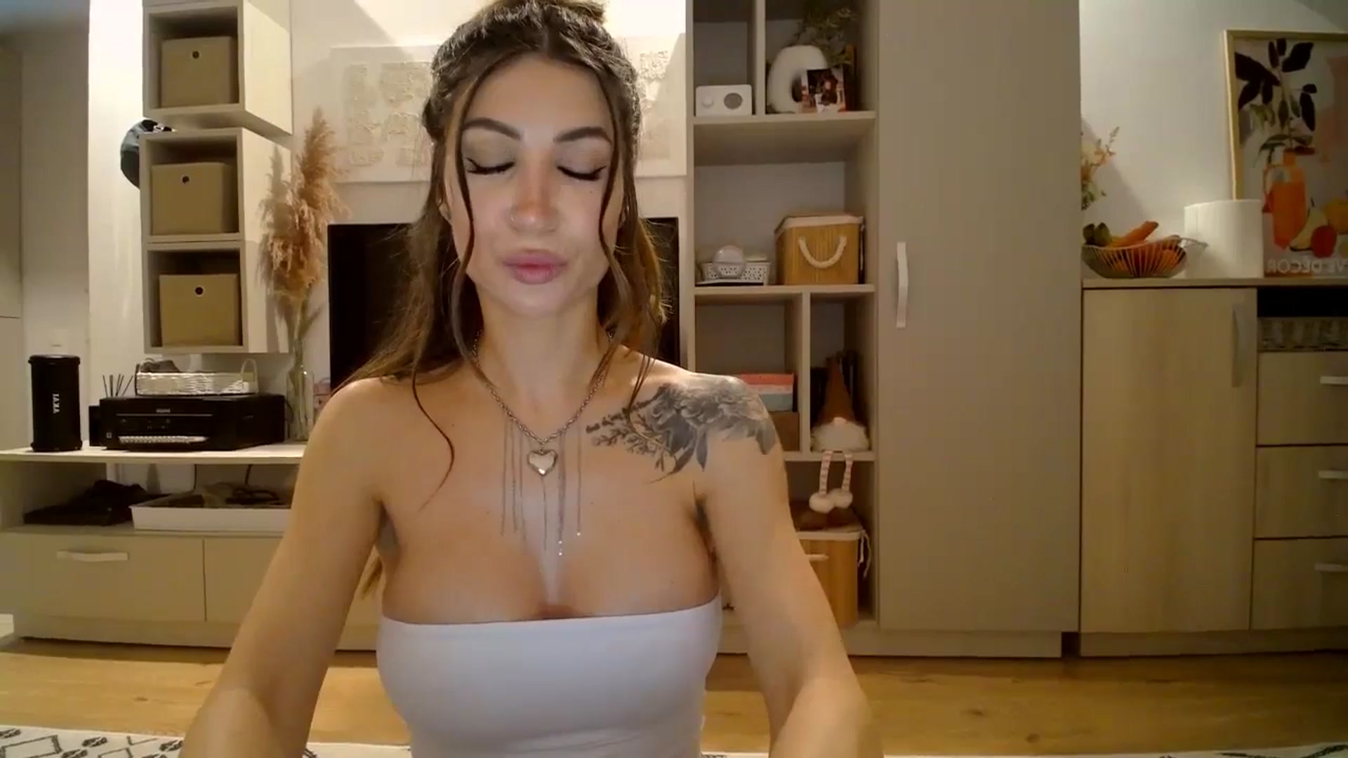 Gallery image thumbnail from Kaylicious's myfreecams stream on, 02/21/2026, 20:31 image 14 of 20