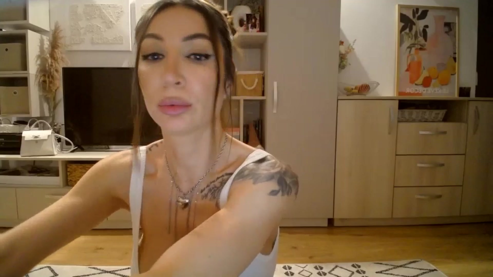 Gallery image thumbnail from Kaylicious's myfreecams stream on, 02/27/2026, 17:38 image 5 of 20