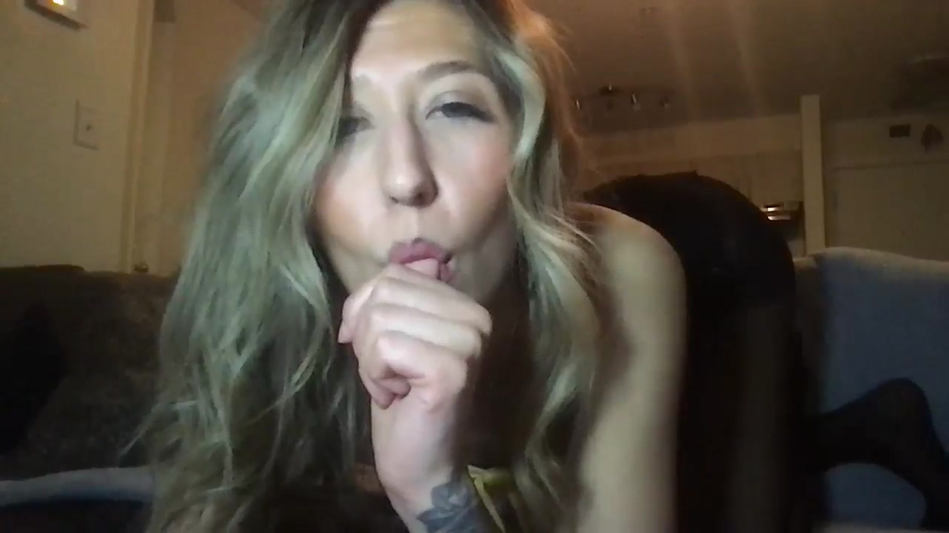Gallery image thumbnail from Kaylie_Mae1's myfreecams stream on, 04/01/2026, 11:17 image 18 of 20