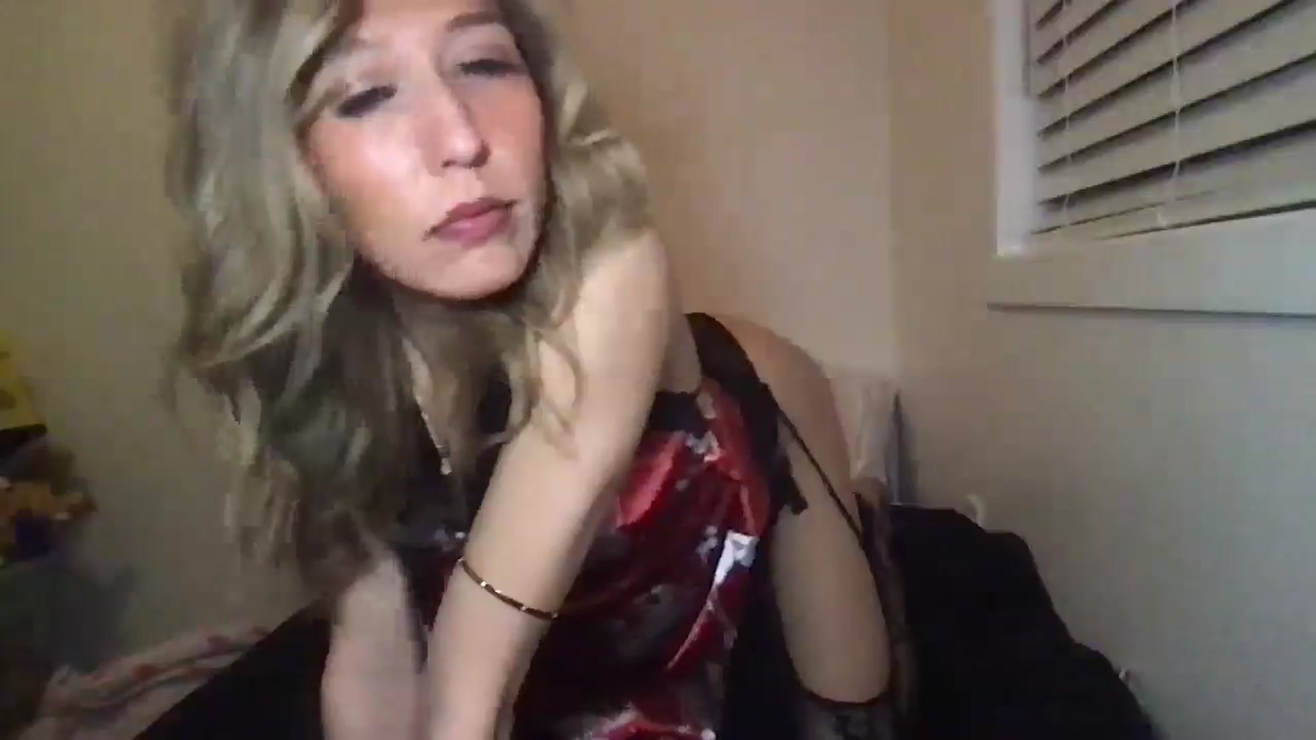 Gallery image thumbnail from Kaylie_Mae1's myfreecams stream on, 04/12/2026, 09:12 image 12 of 20