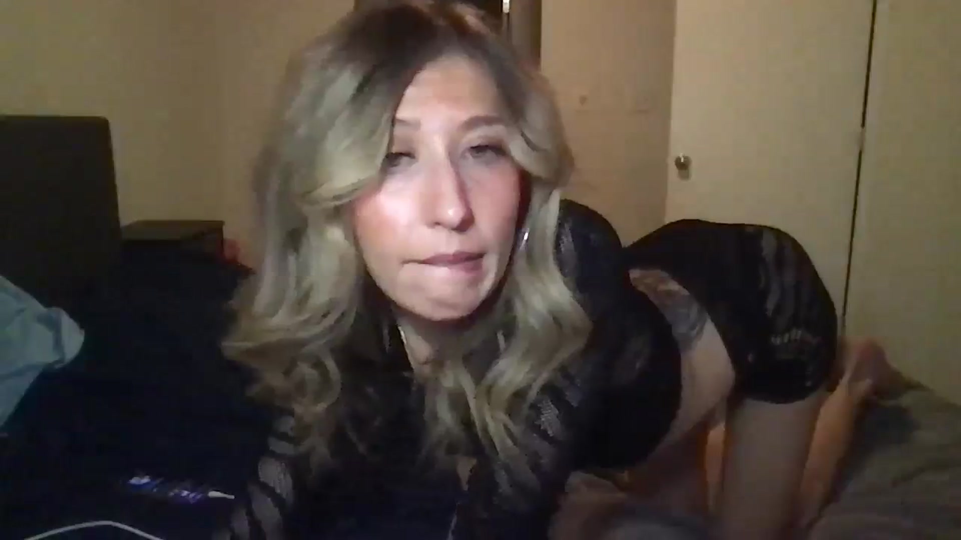 Gallery image thumbnail from Kaylie_Mae1's myfreecams stream on, 04/19/2026, 12:48 image 6 of 20