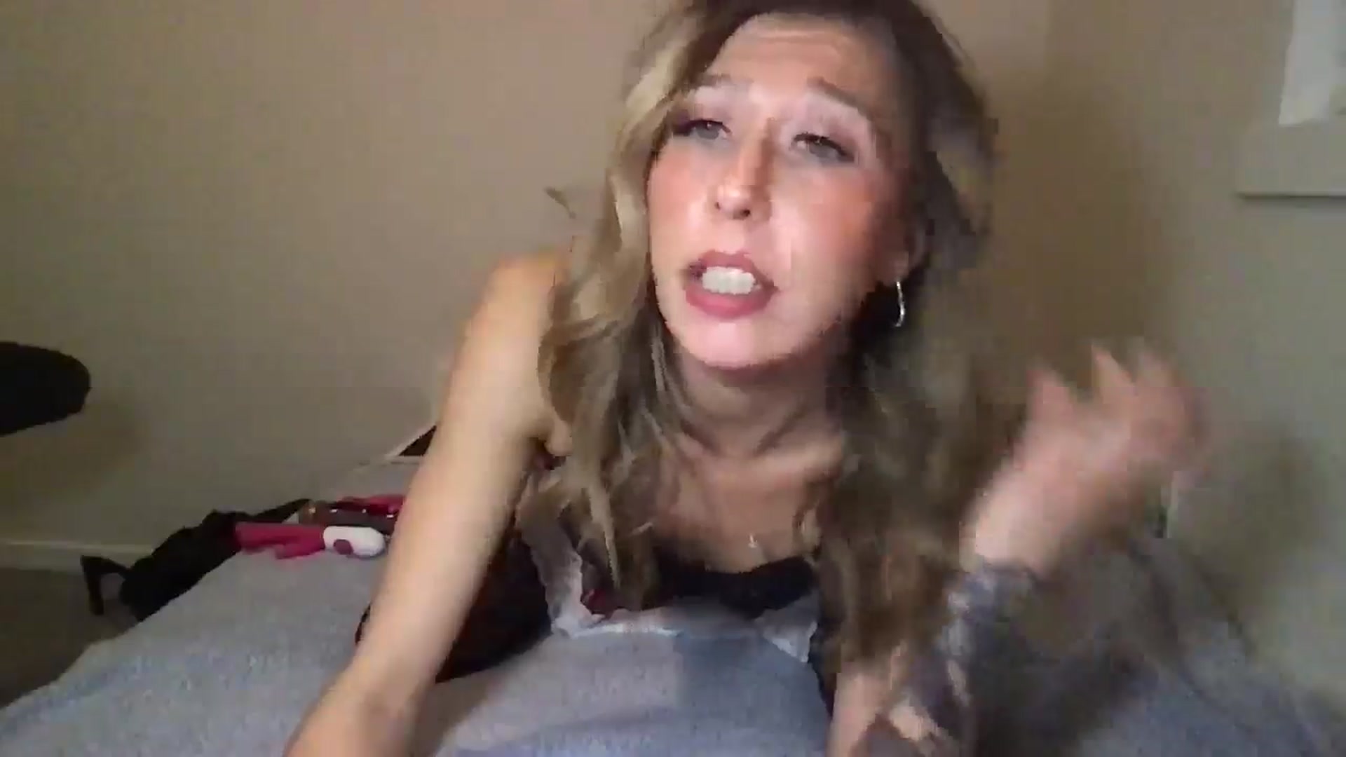 Gallery image thumbnail from Kaylie_Mae1's myfreecams stream on, 05/10/2026, 08:54 image 8 of 20