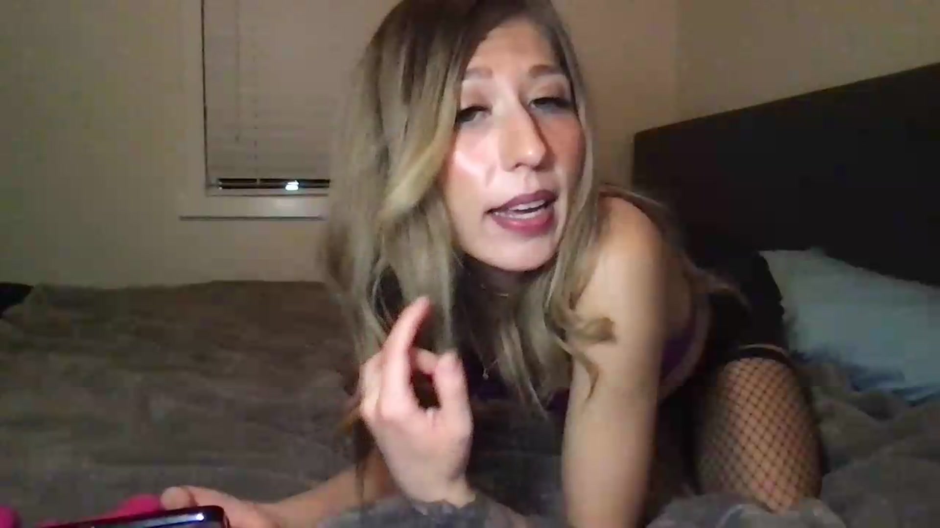 Gallery image thumbnail from Kaylie_Mae1's myfreecams stream on, 05/15/2026, 10:34 image 12 of 20