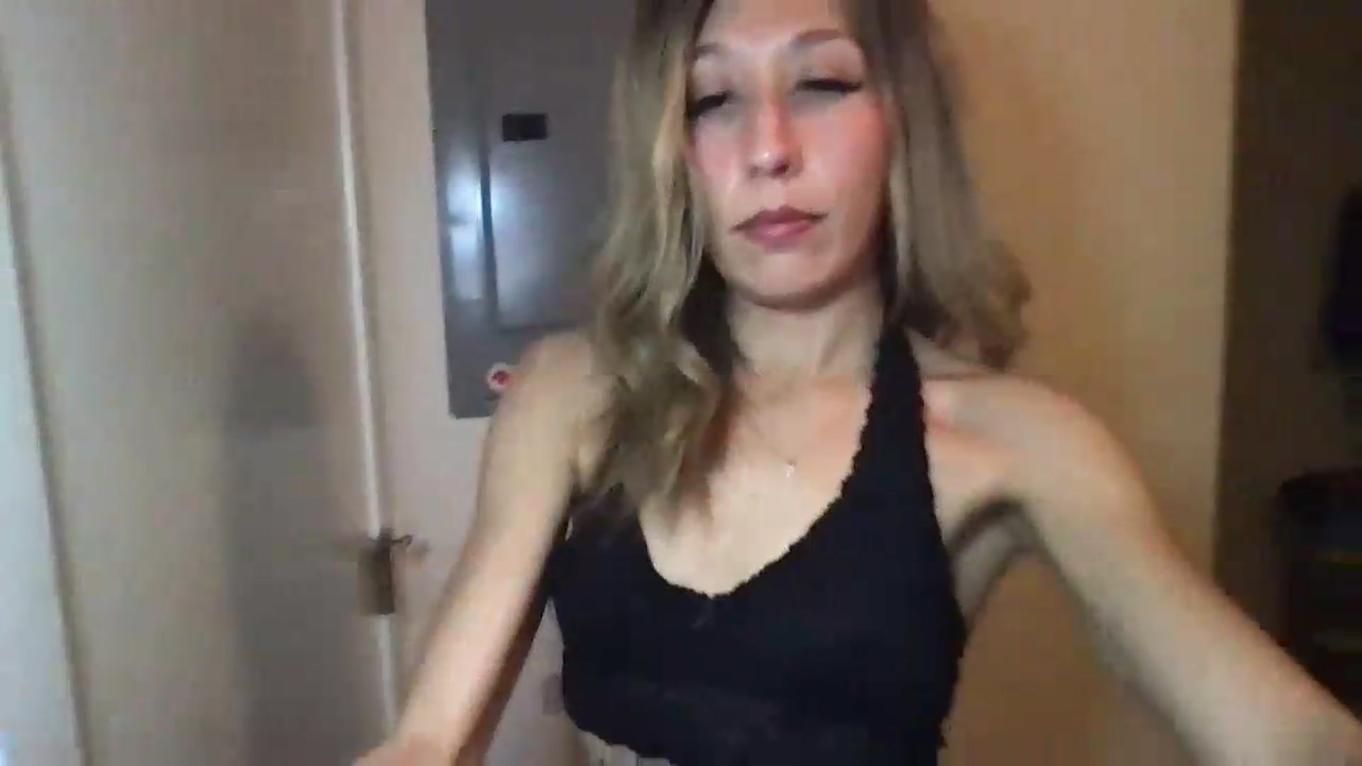 Gallery image thumbnail from Kaylie_Mae1's myfreecams stream on, 05/20/2026, 08:40 image 19 of 20