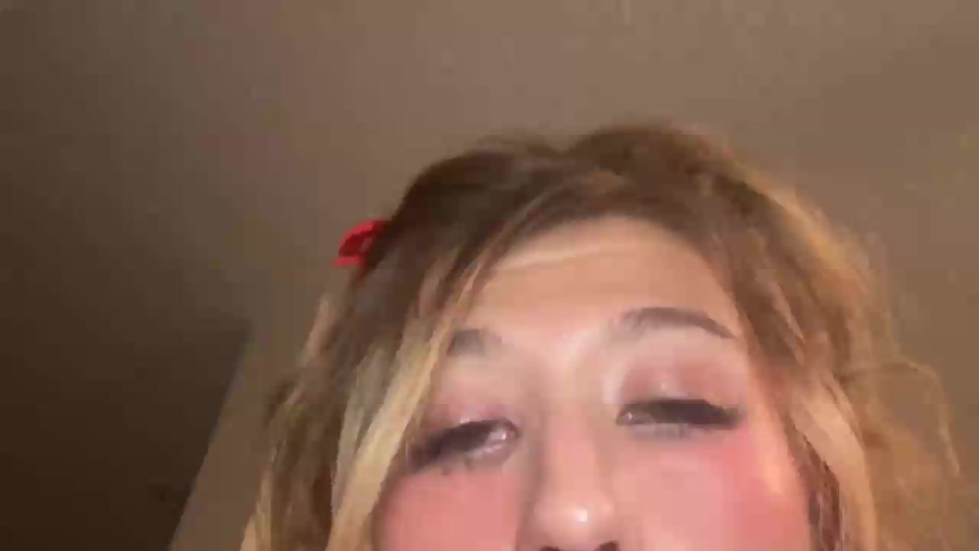 Gallery image thumbnail from Kaylie_Mae1's myfreecams stream on, 05/31/2026, 08:34 image 1 of 20