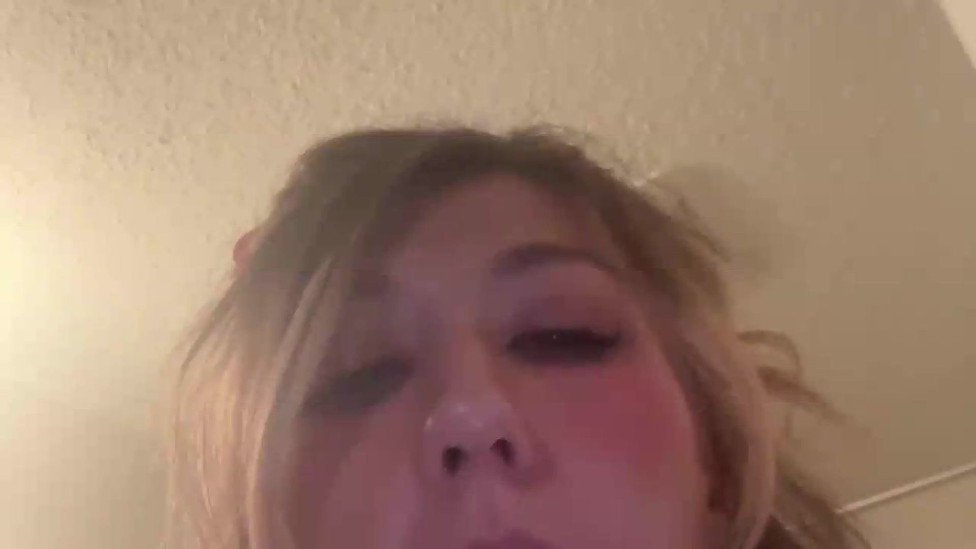 Gallery image thumbnail from Kaylie_Mae1's myfreecams stream on, 05/31/2026, 08:34 image 15 of 20